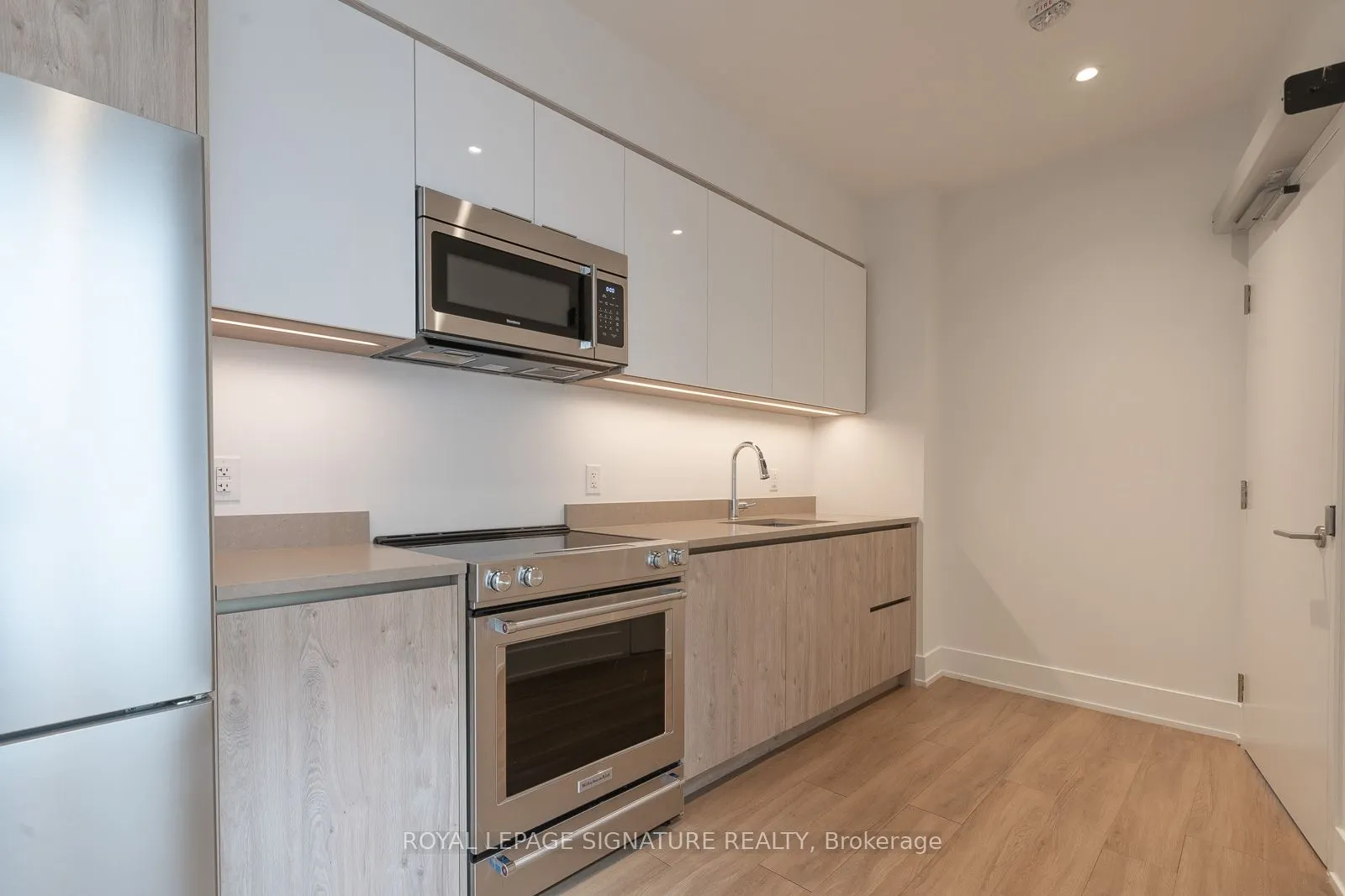 3100 Keele Street, #824