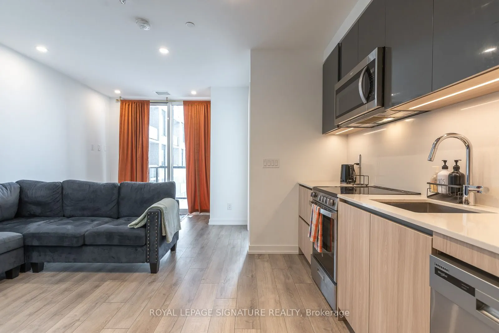 3100 Keele Street, #824