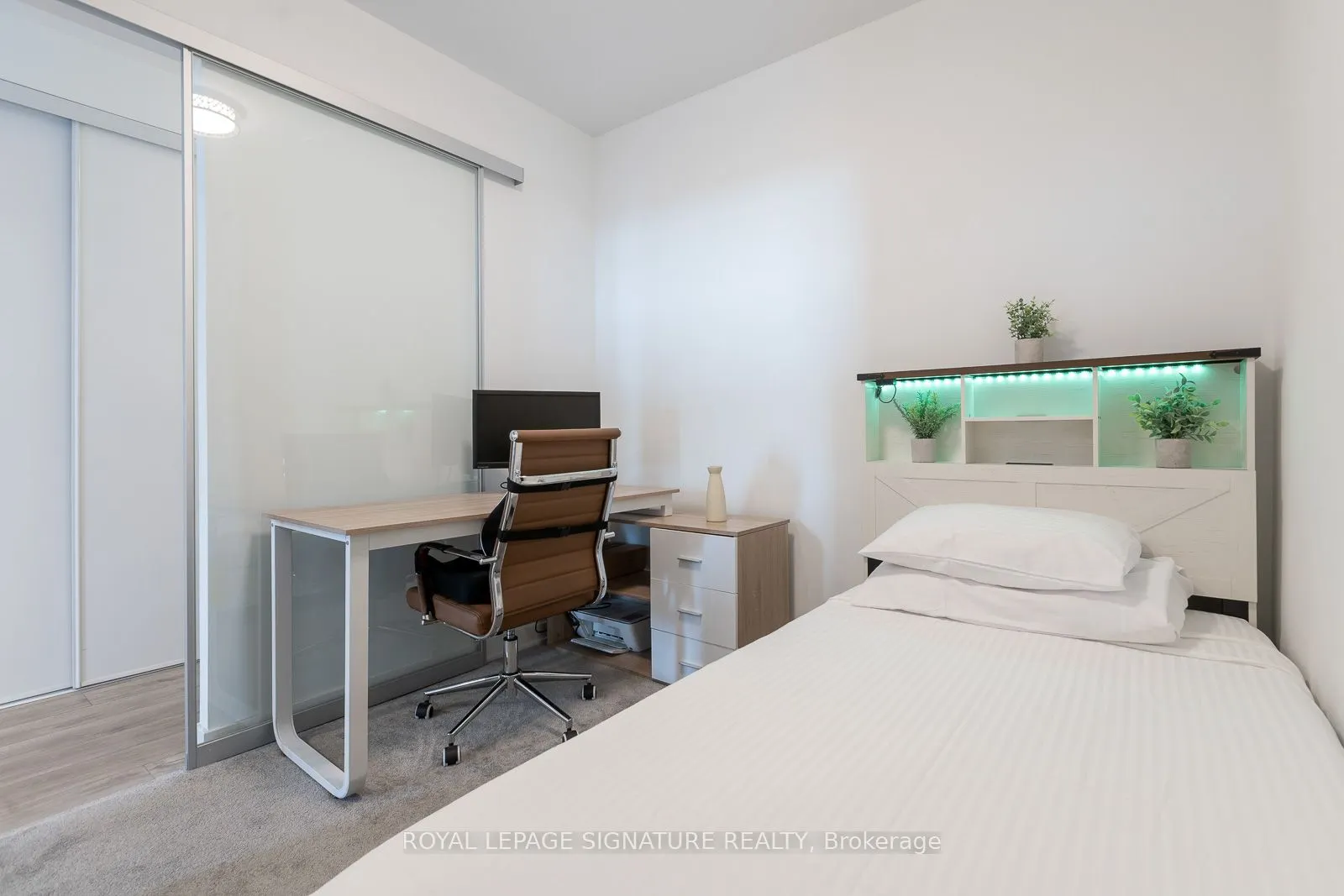 3100 Keele Street, #824