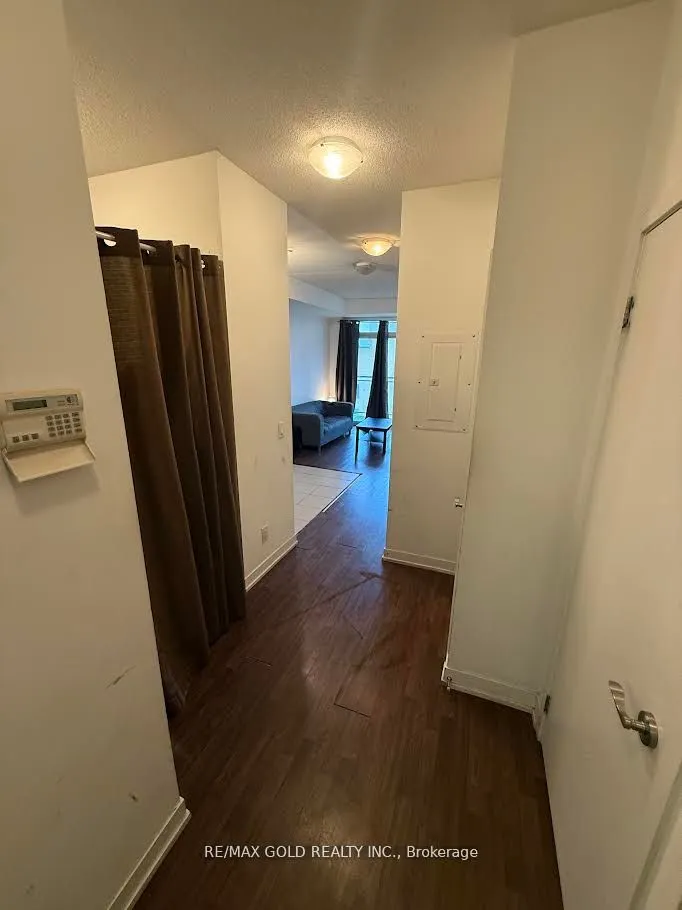 840 Queens Plate Drive, #1401