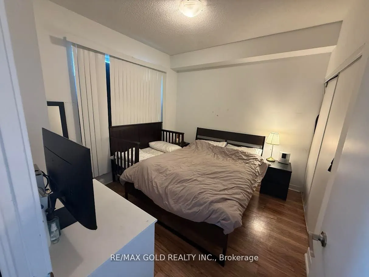 840 Queens Plate Drive, #1401