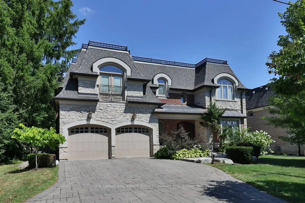 1569 Glenhill Crescent