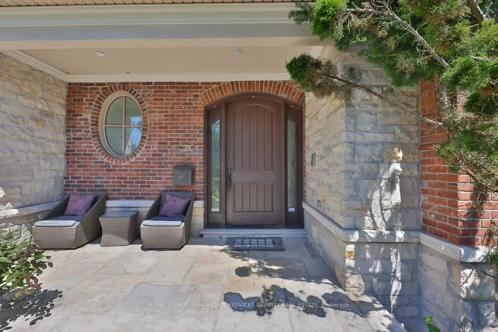 1569 Glenhill Crescent