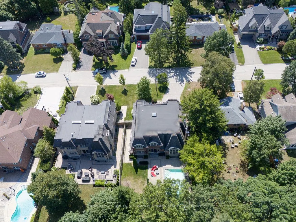 1569 Glenhill Crescent