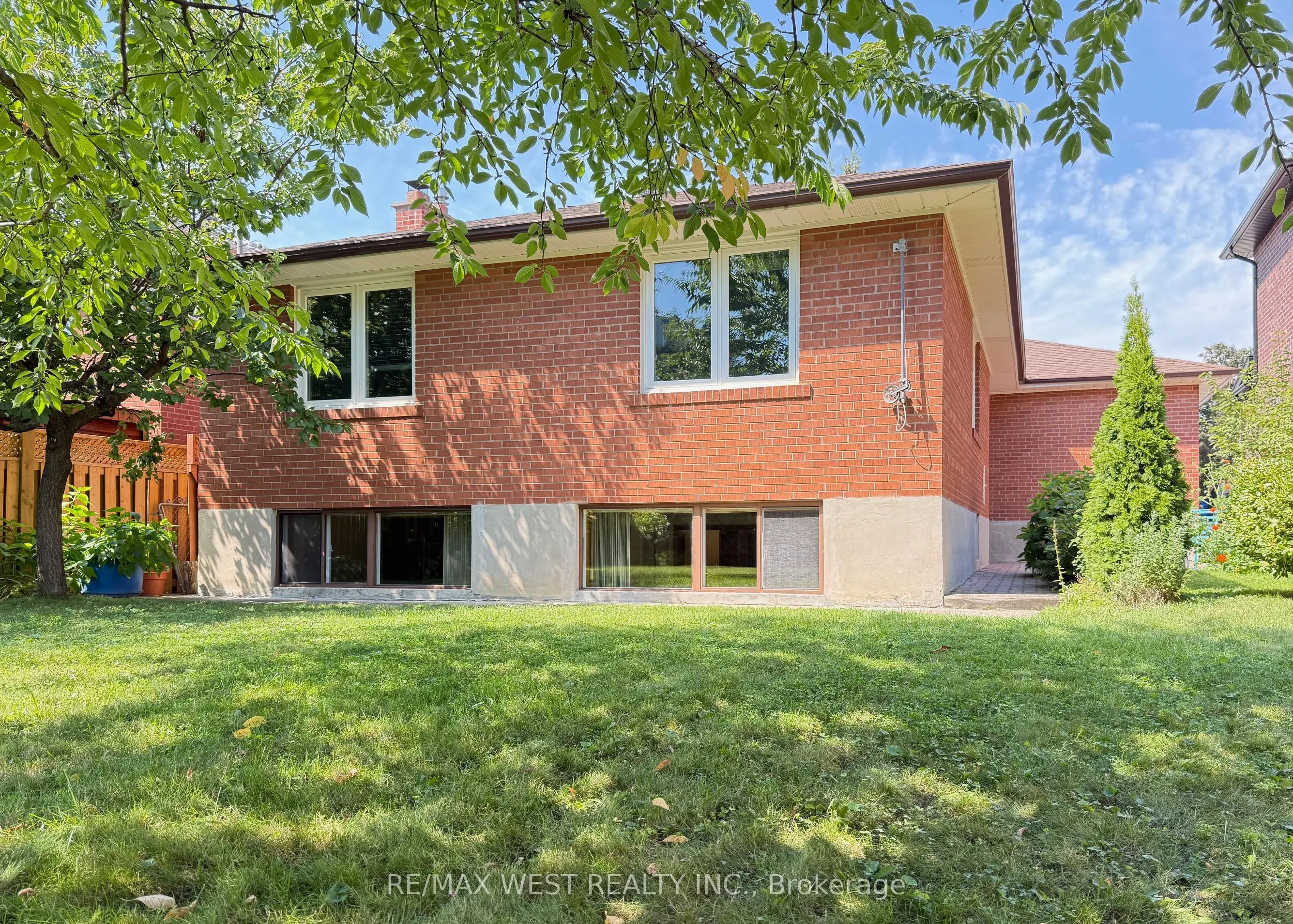 15 Newell Court, #BSMT