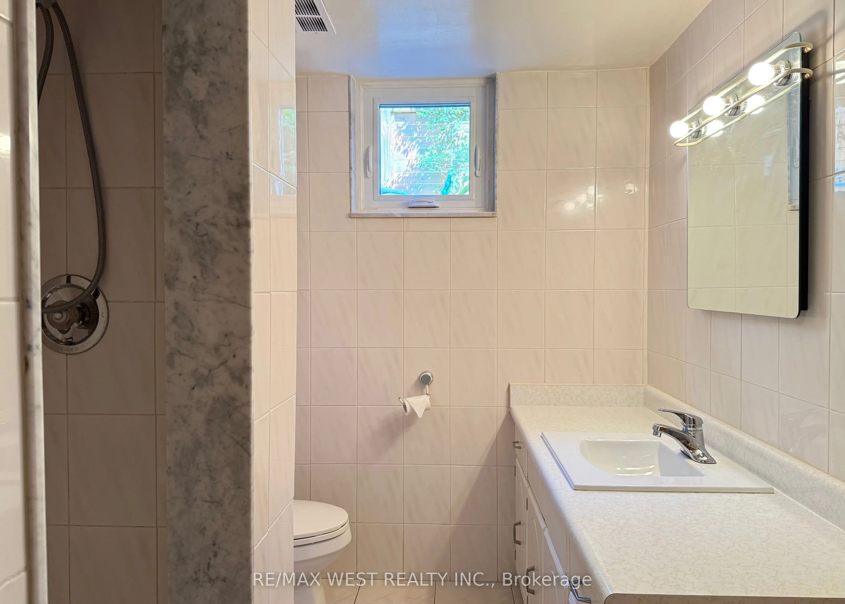 15 Newell Court, #BSMT