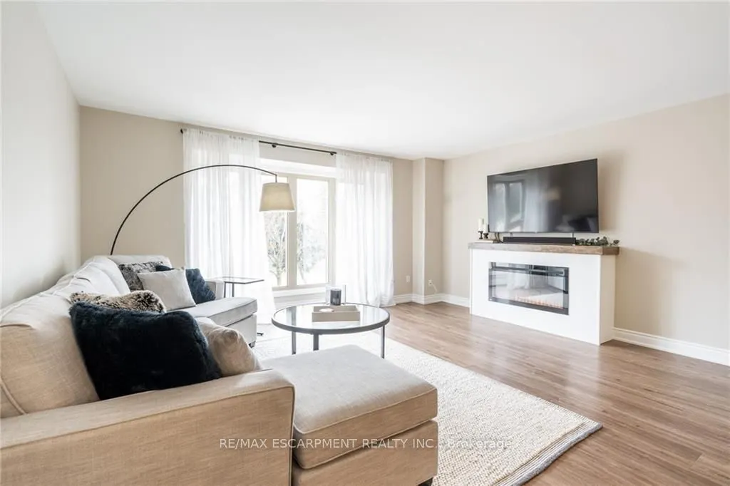 895 Maple Avenue, #118
