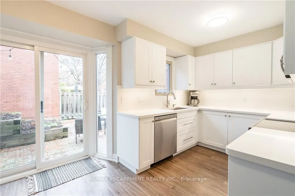 895 Maple Avenue, #118