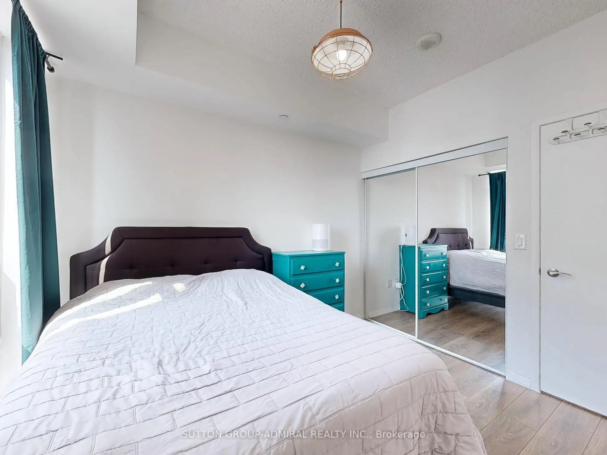 800 Lawrence Avenue W, #2017