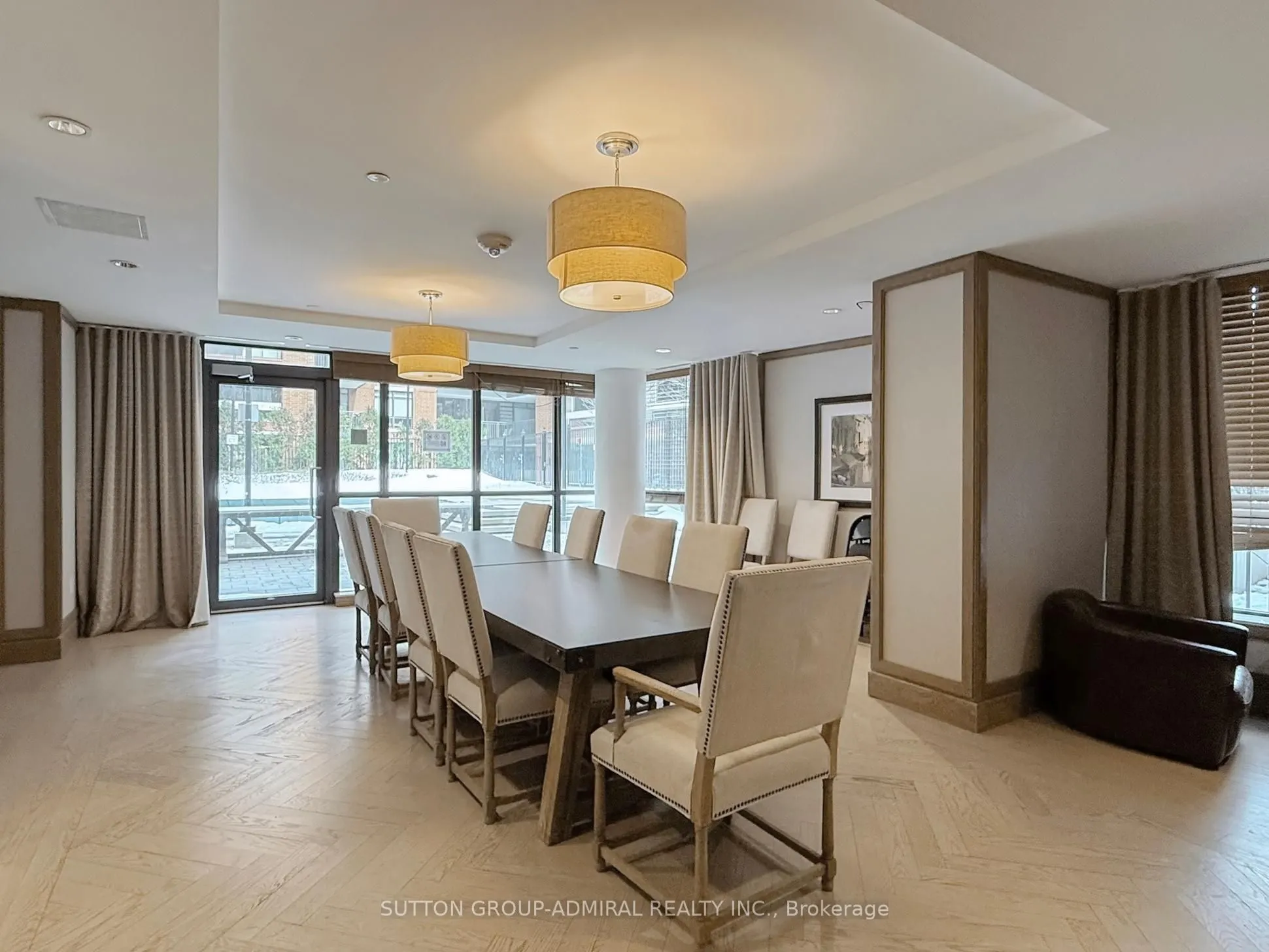800 Lawrence Avenue W, #2017