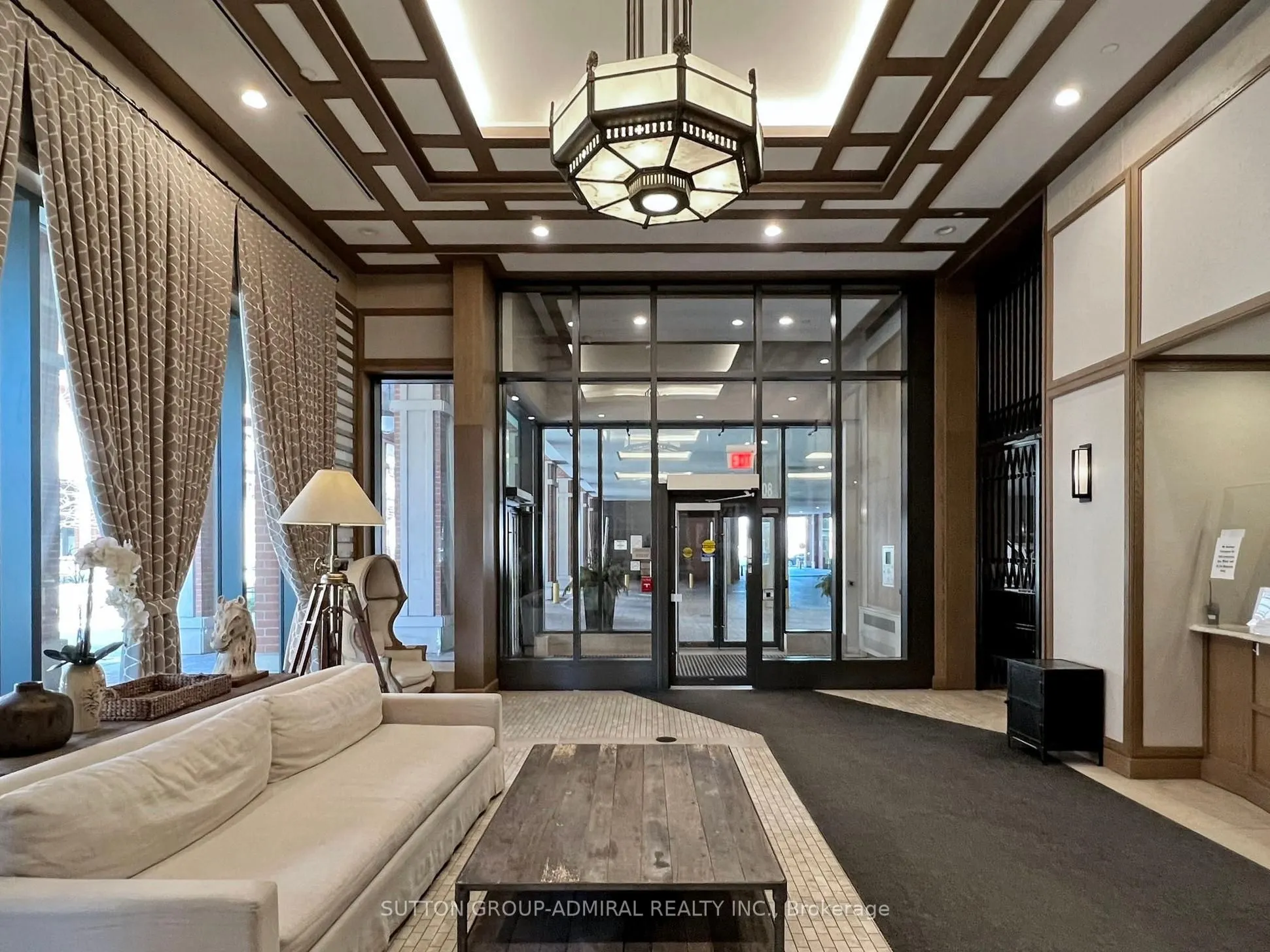 800 Lawrence Avenue W, #2017