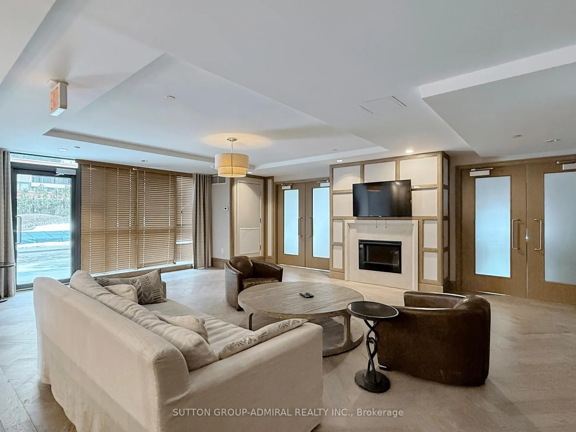 800 Lawrence Avenue W, #2017