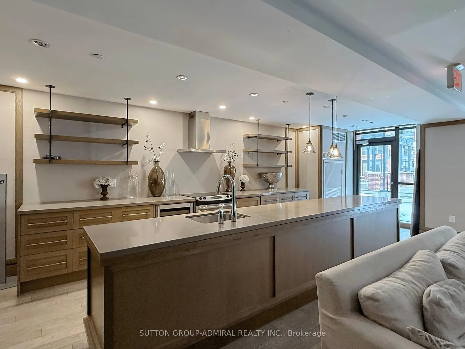 800 Lawrence Avenue W, #2017