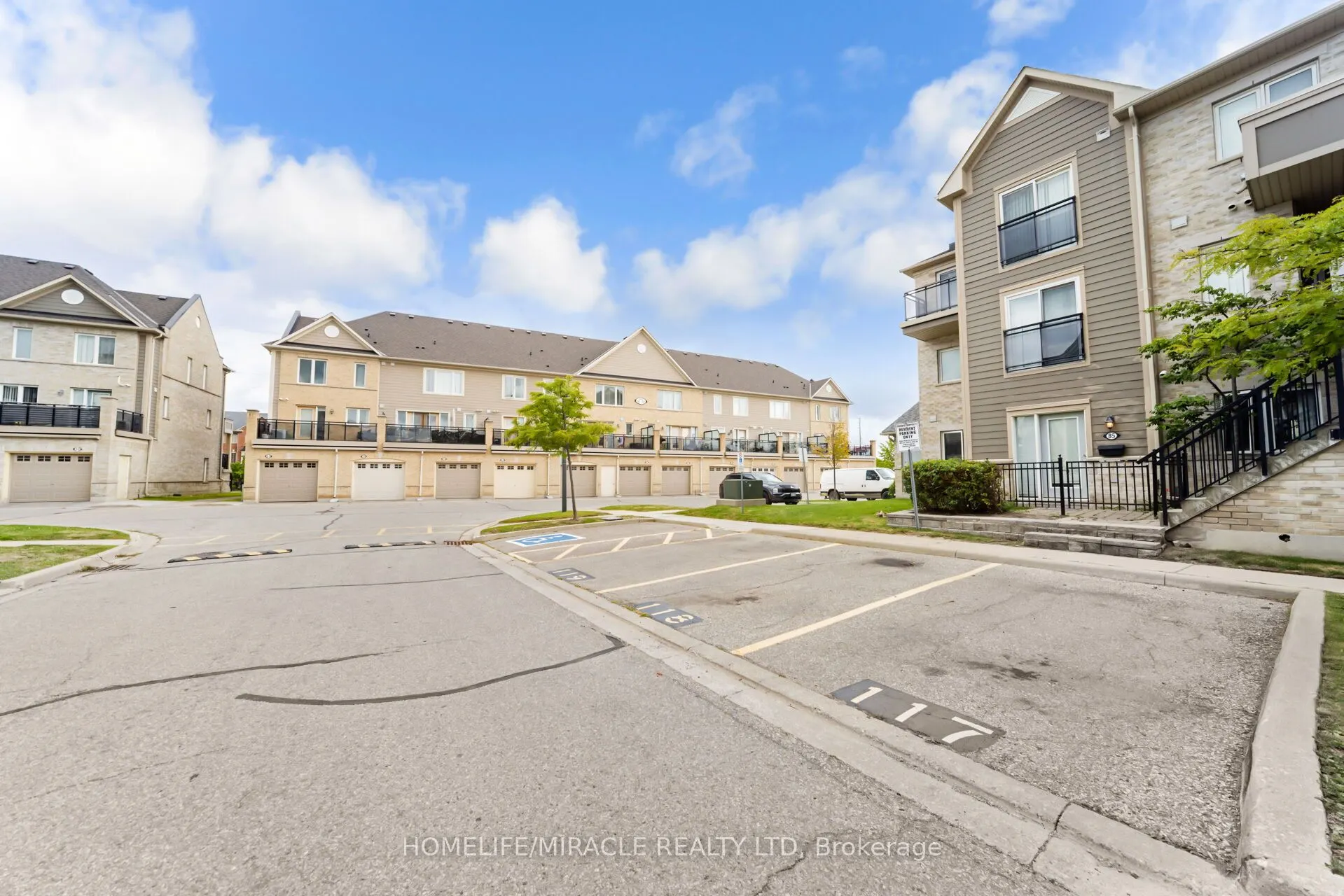 60 Fairwood Circle, #85