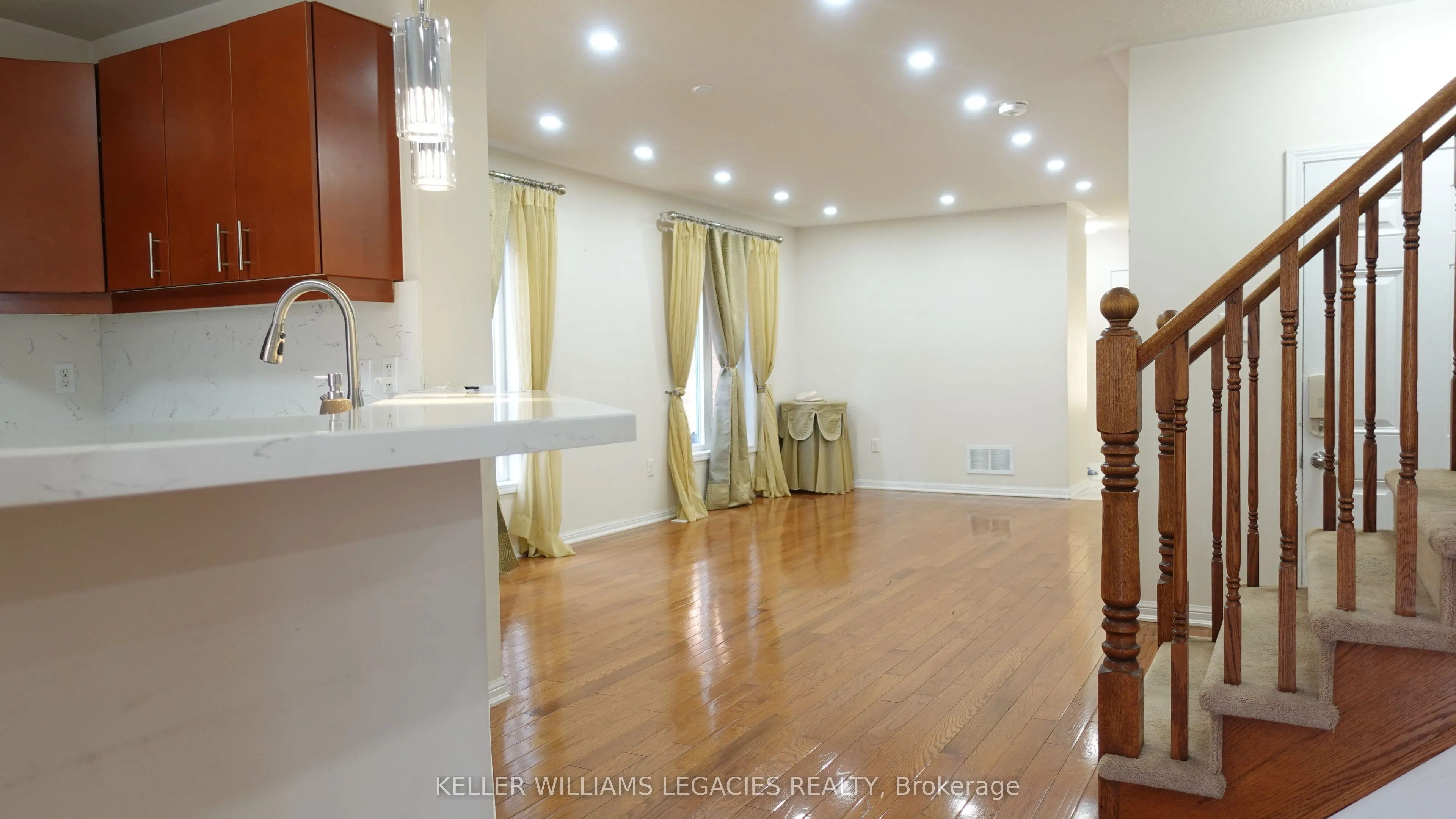 55 Bleasdale Avenue, #Main