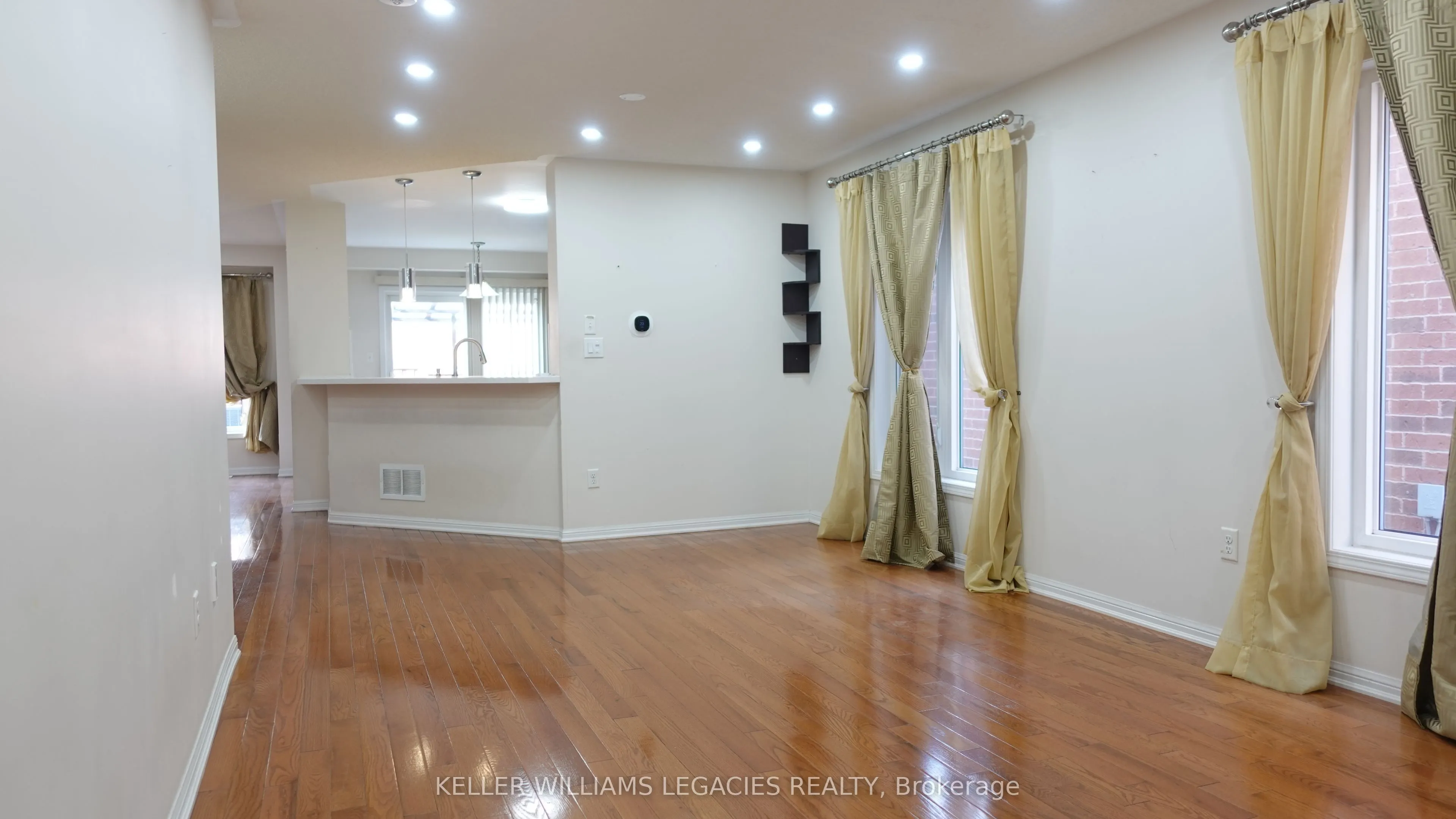 55 Bleasdale Avenue, #Main