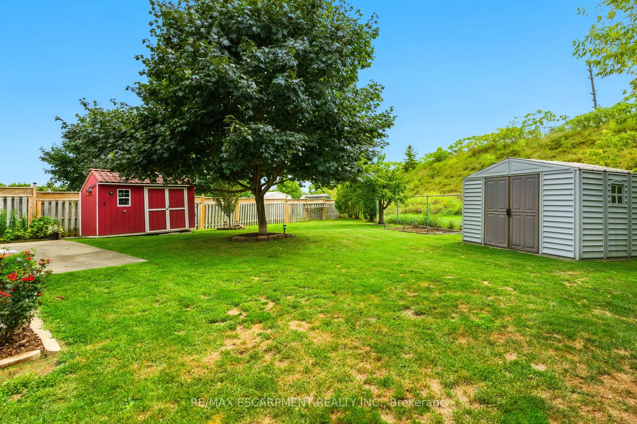 2194 Silverbirch Court