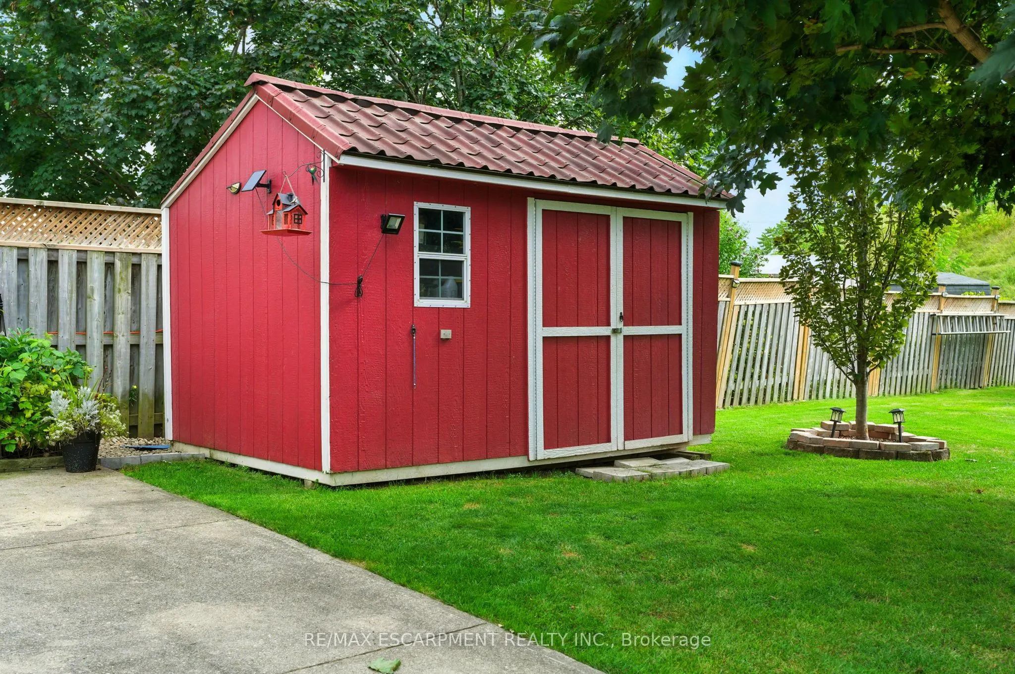 2194 Silverbirch Court