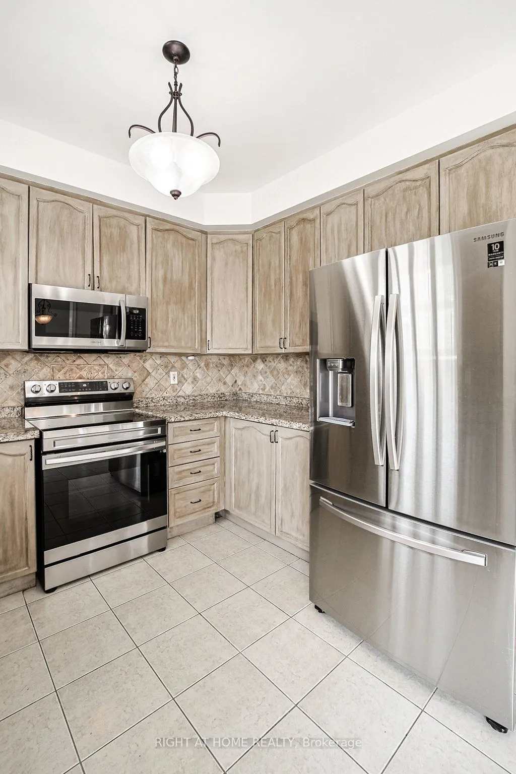 176 Cooke Crescent