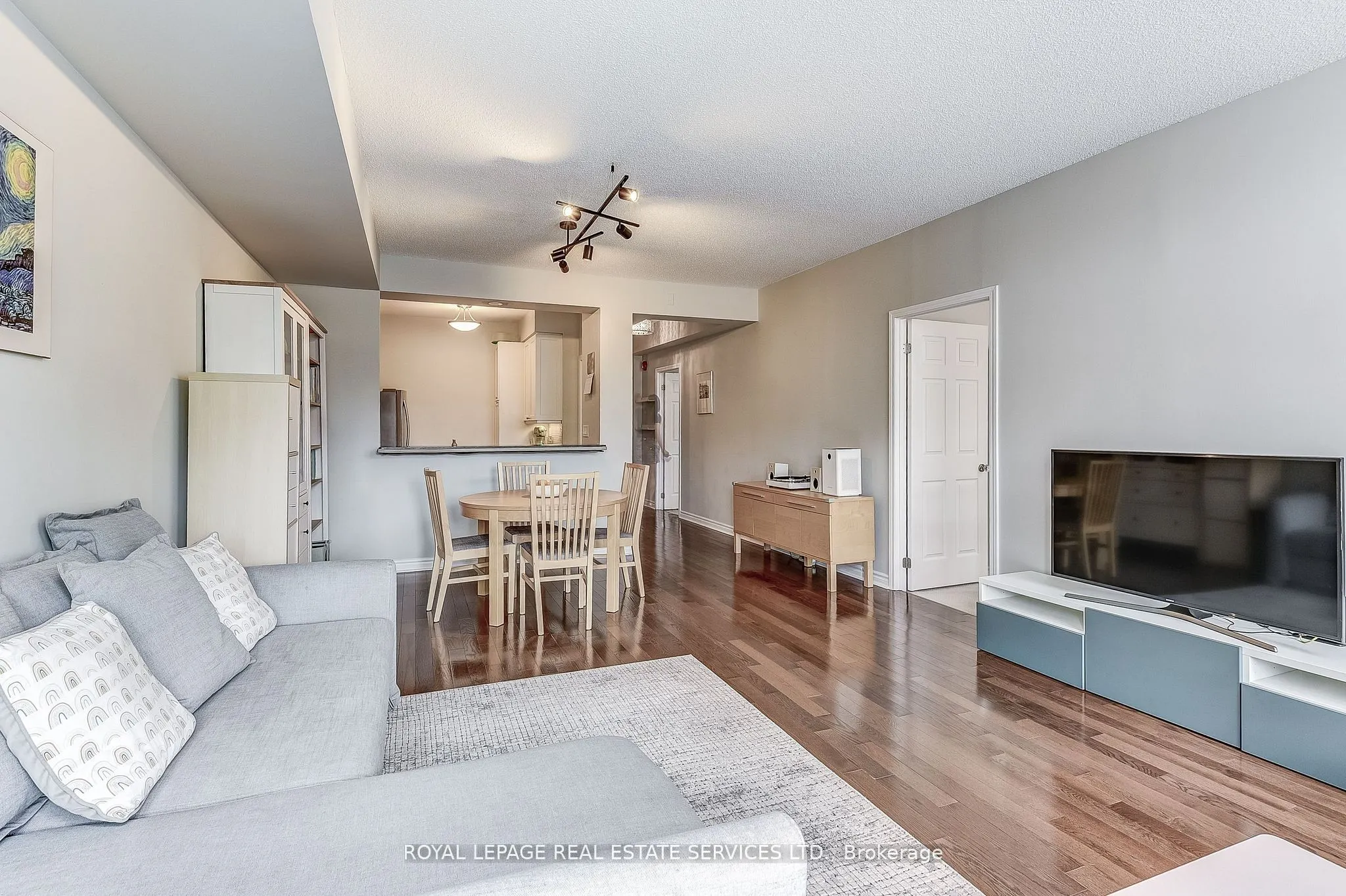 935 Royal York Road SE, #208