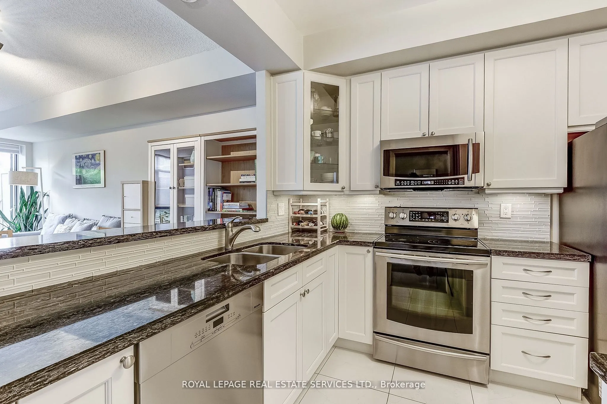 935 Royal York Road SE, #208