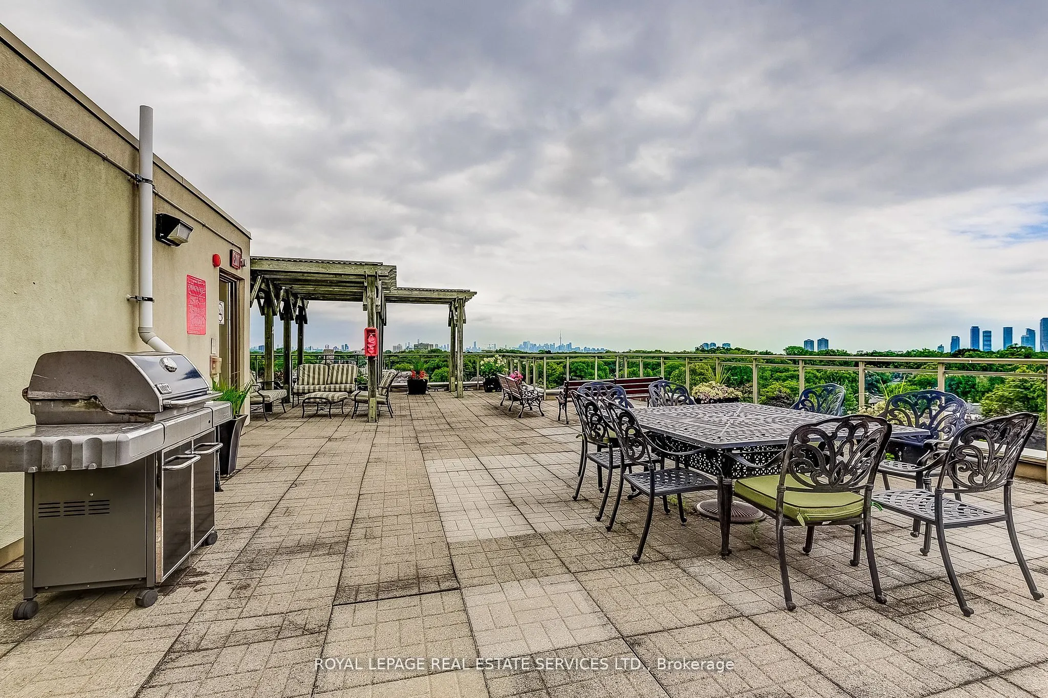935 Royal York Road SE, #208