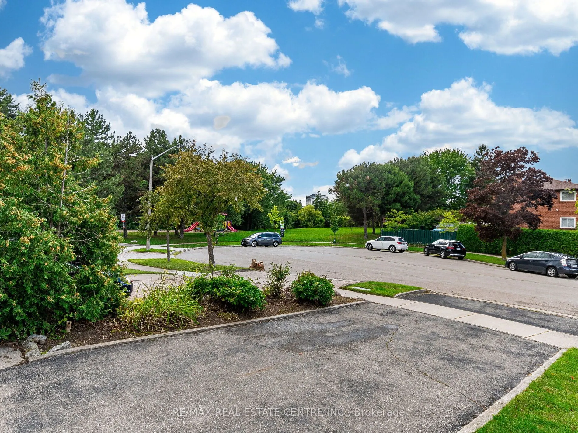 3137 Sunnyhill Drive