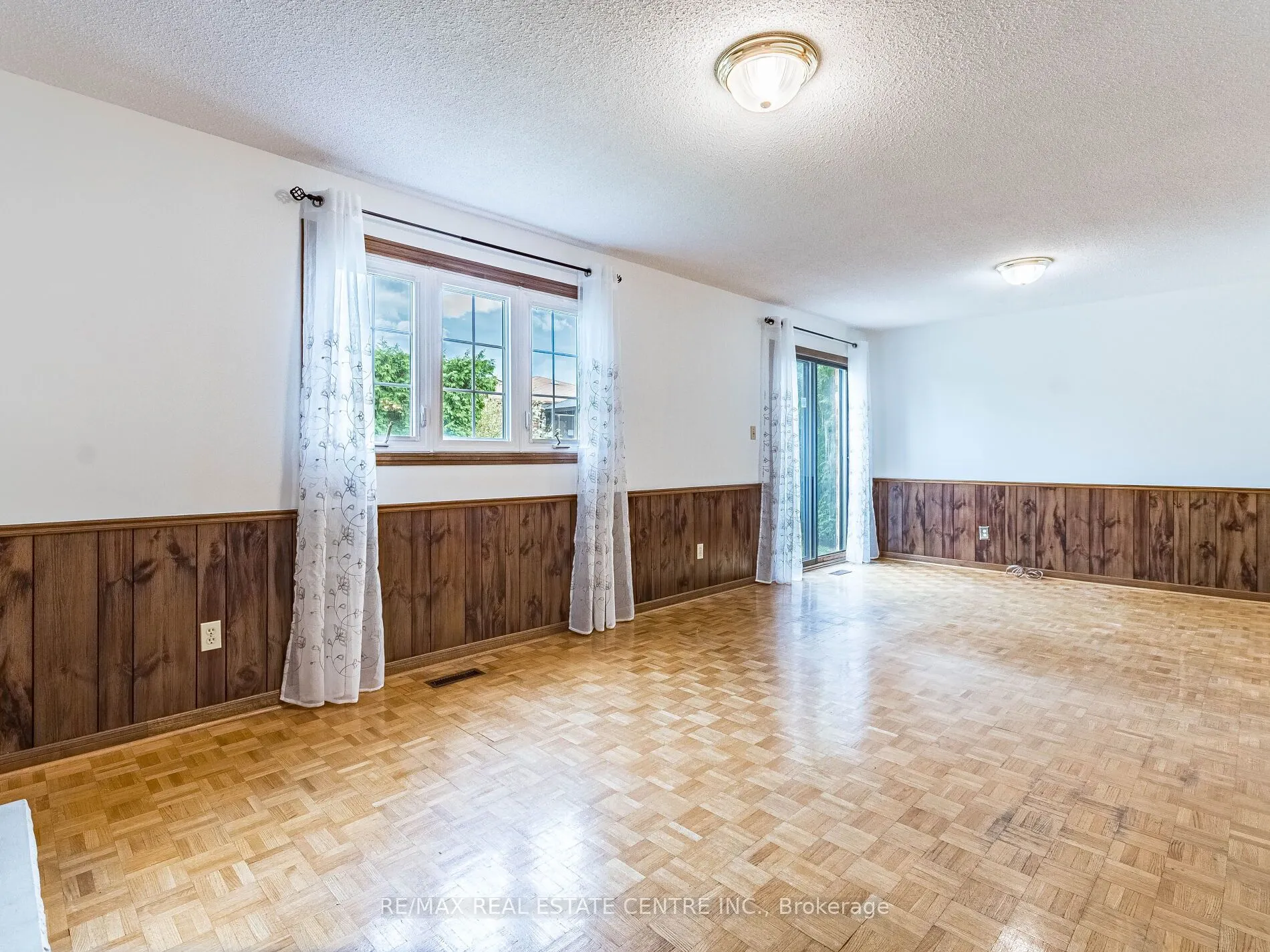 3137 Sunnyhill Drive
