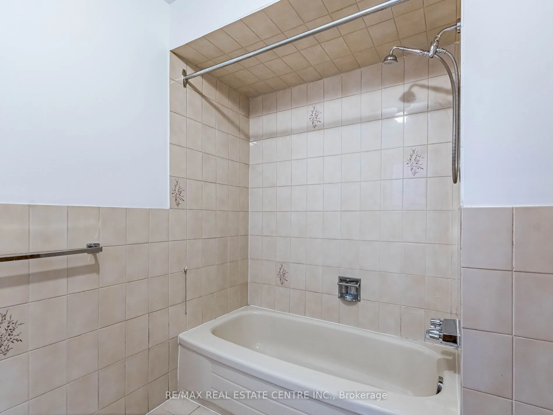 3137 Sunnyhill Drive