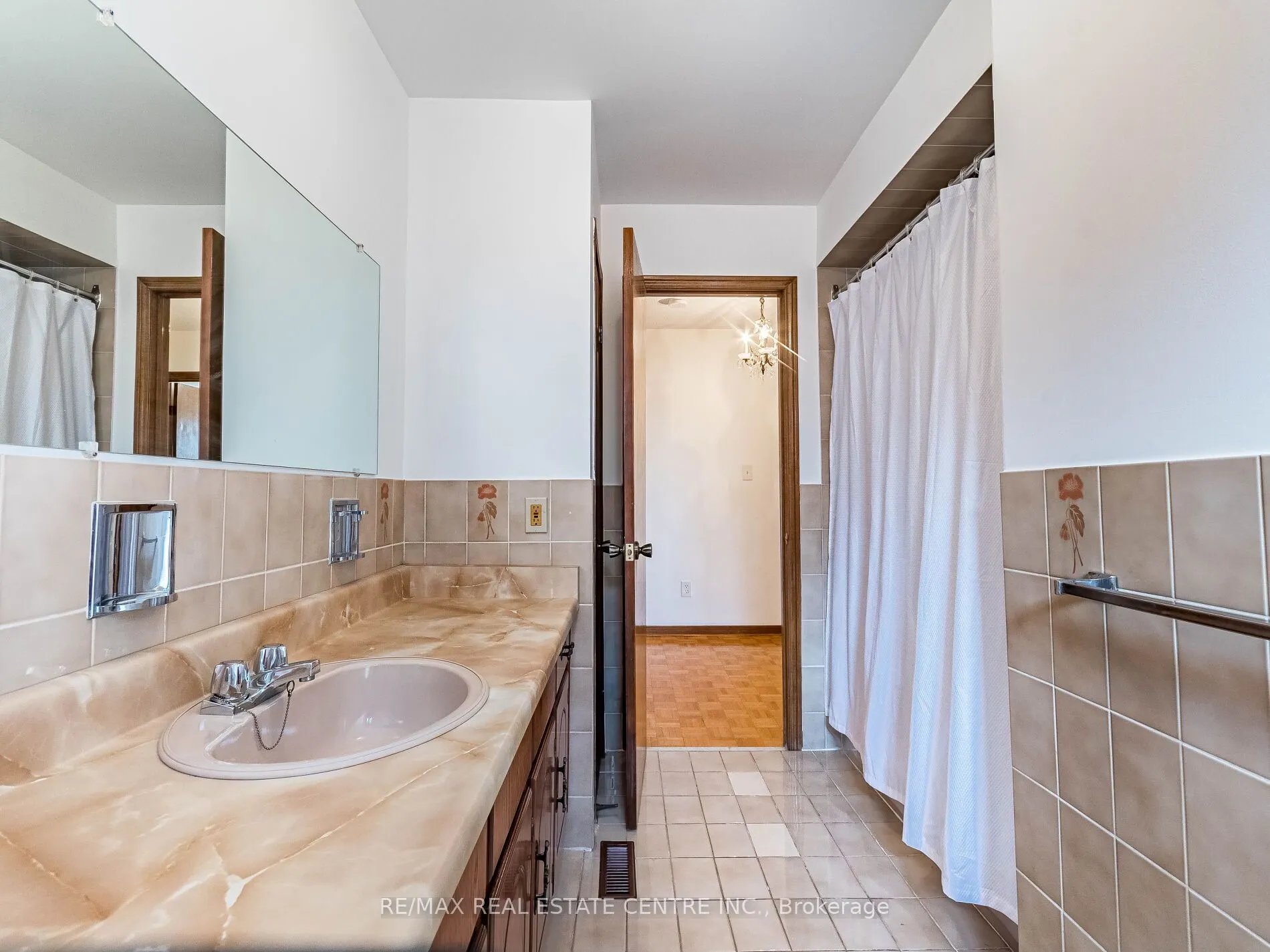 3137 Sunnyhill Drive