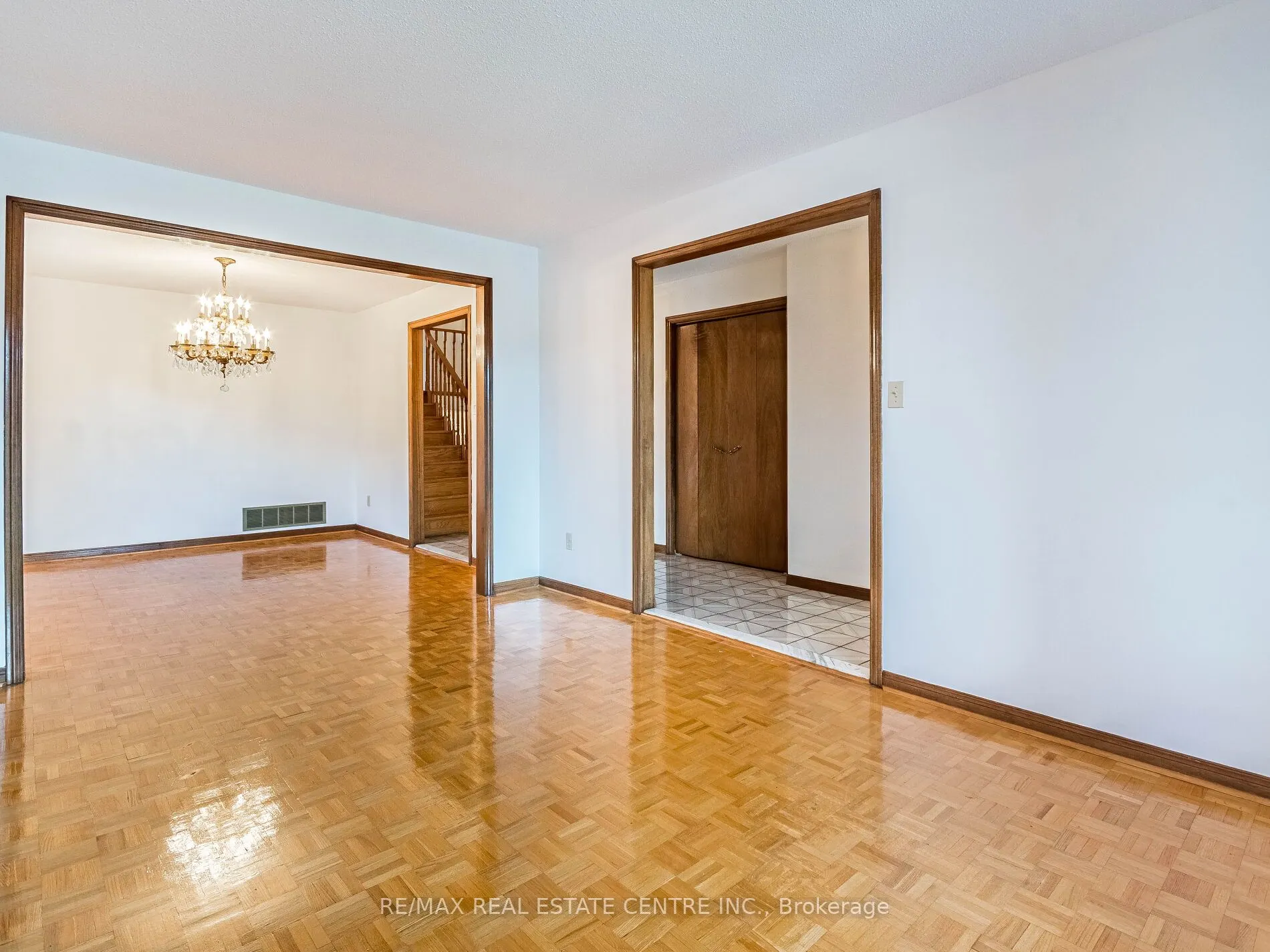 3137 Sunnyhill Drive