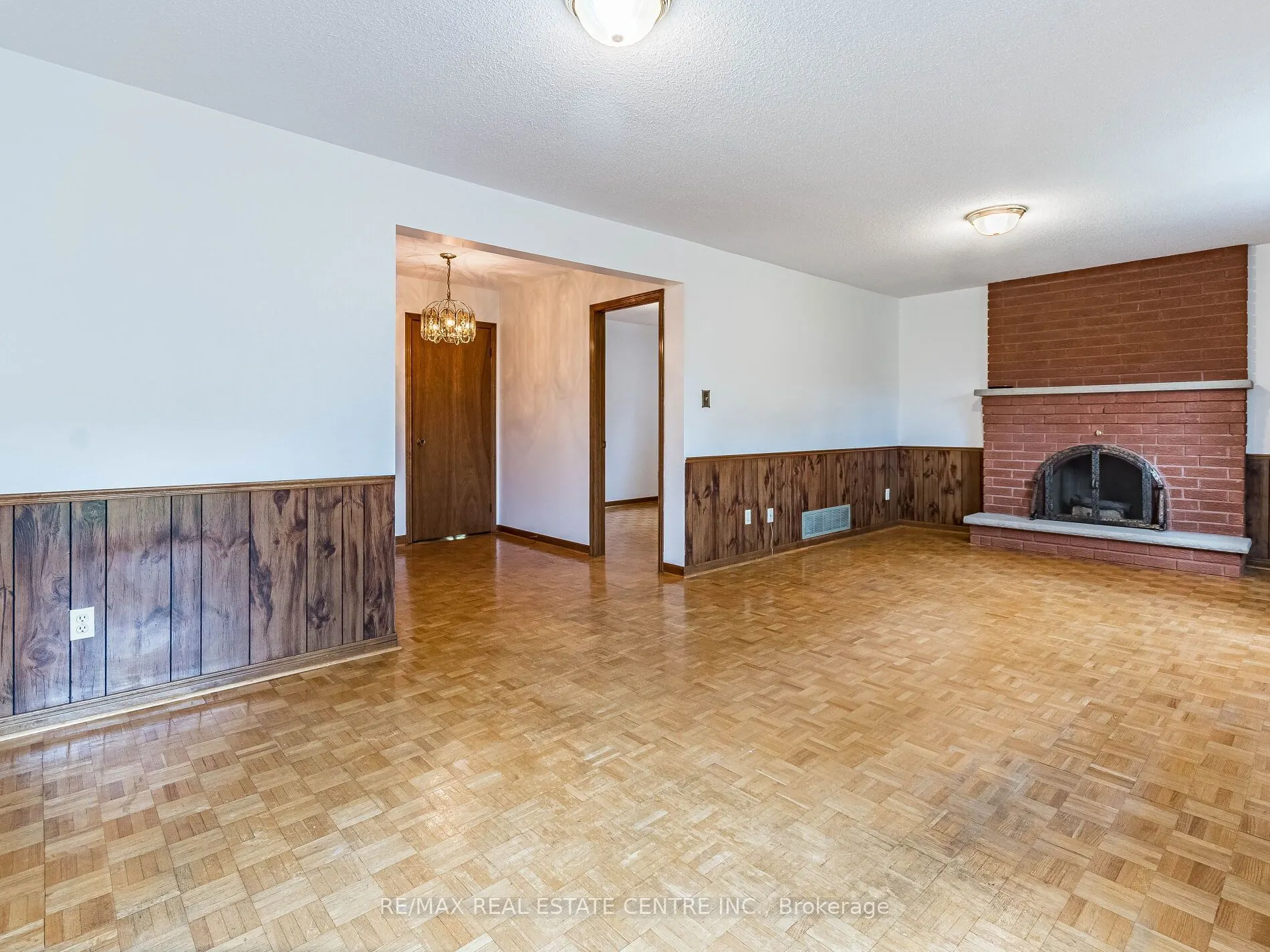 3137 Sunnyhill Drive