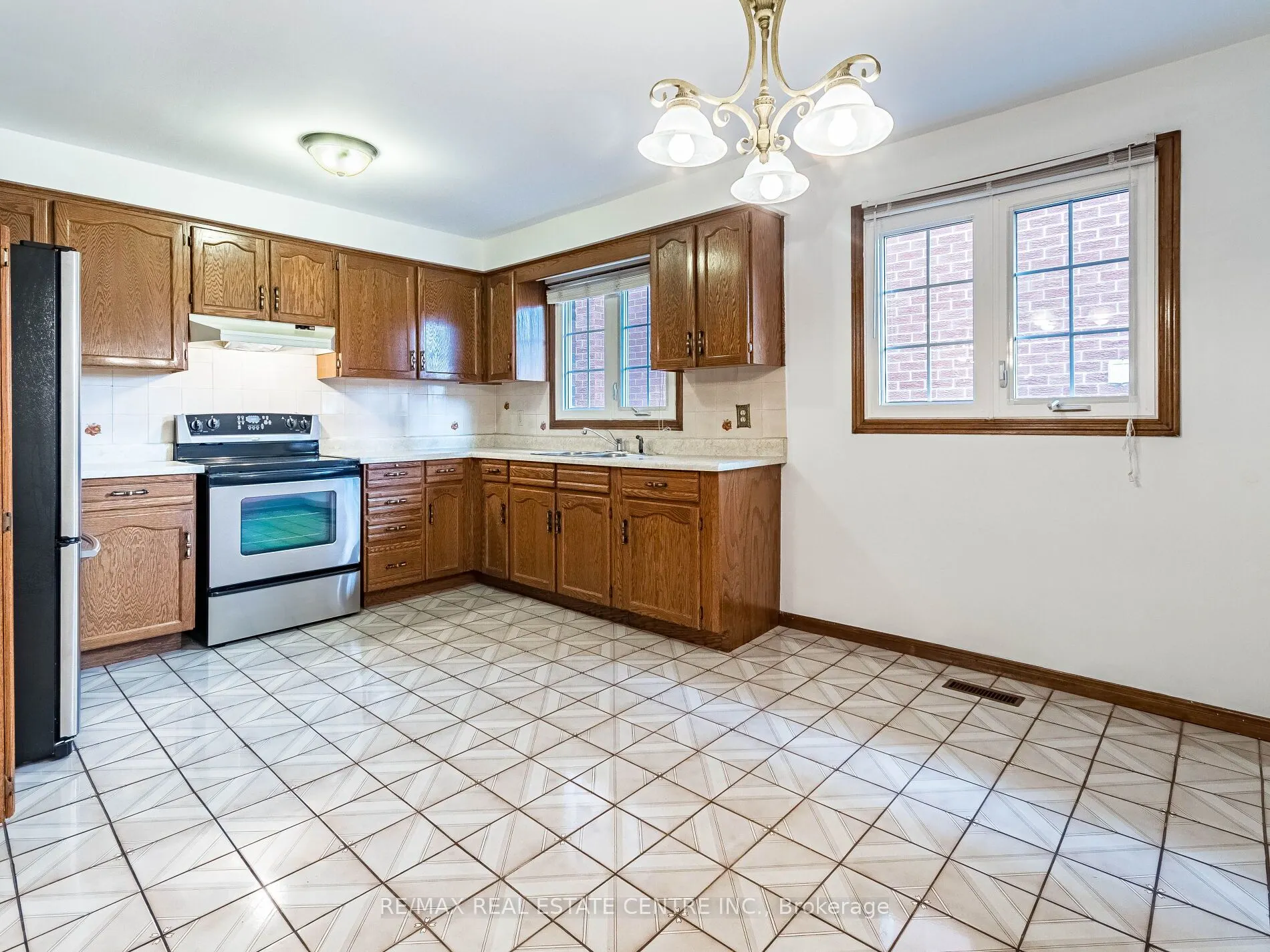 3137 Sunnyhill Drive