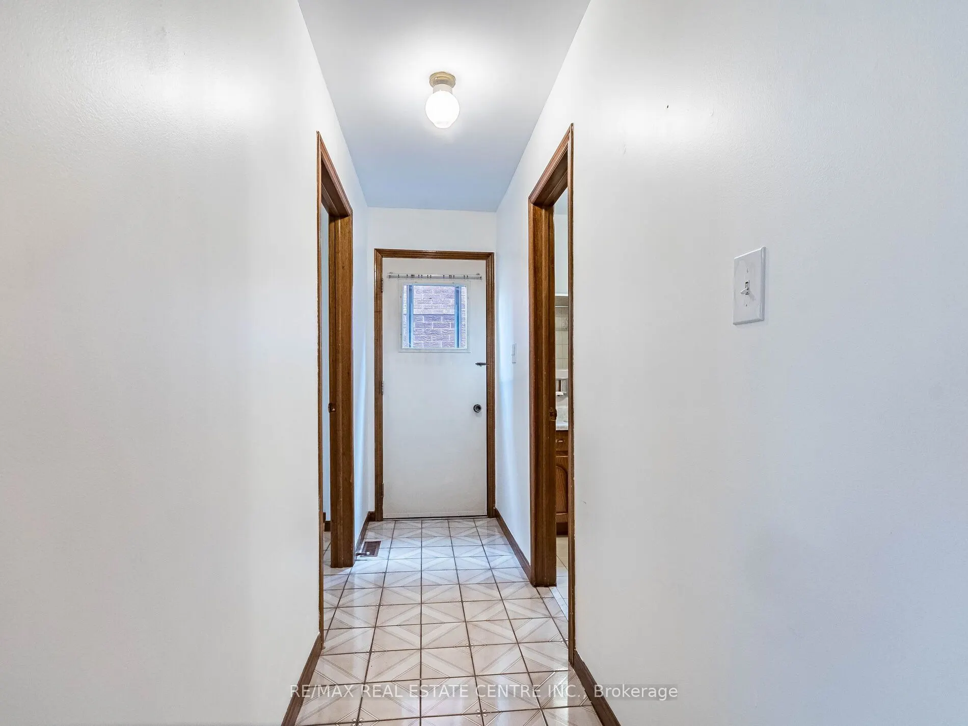 3137 Sunnyhill Drive
