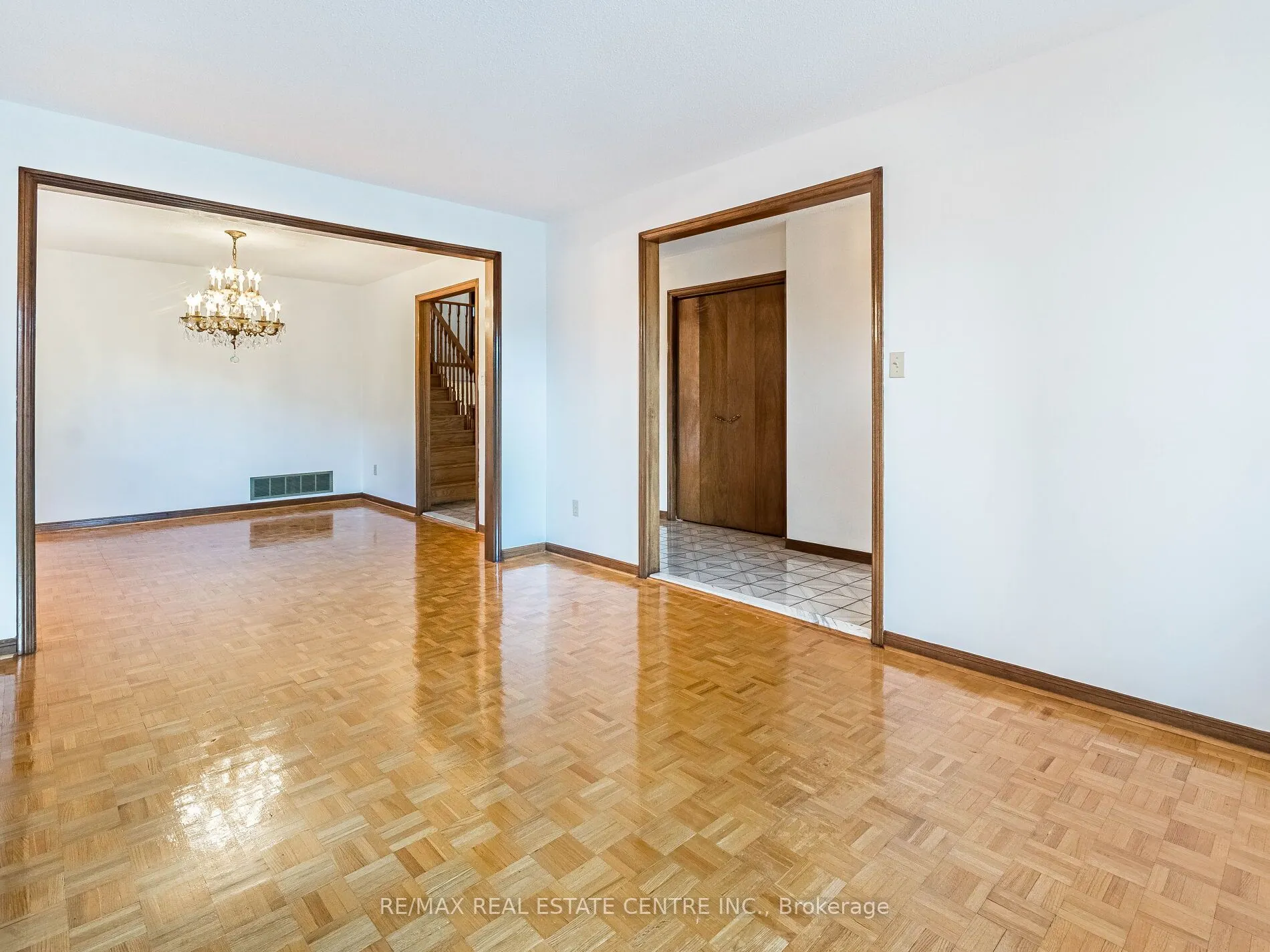 3137 Sunnyhill Drive