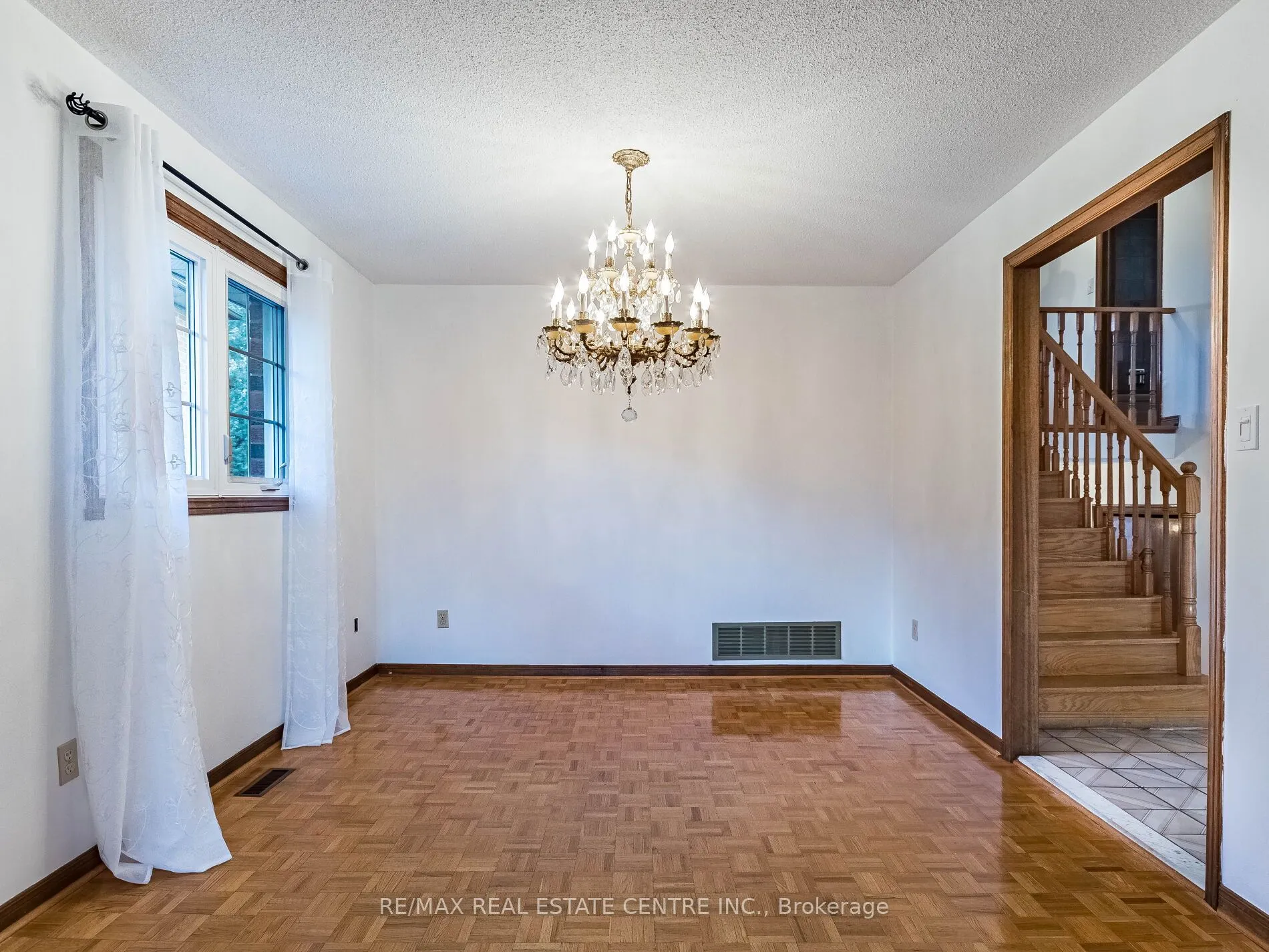 3137 Sunnyhill Drive