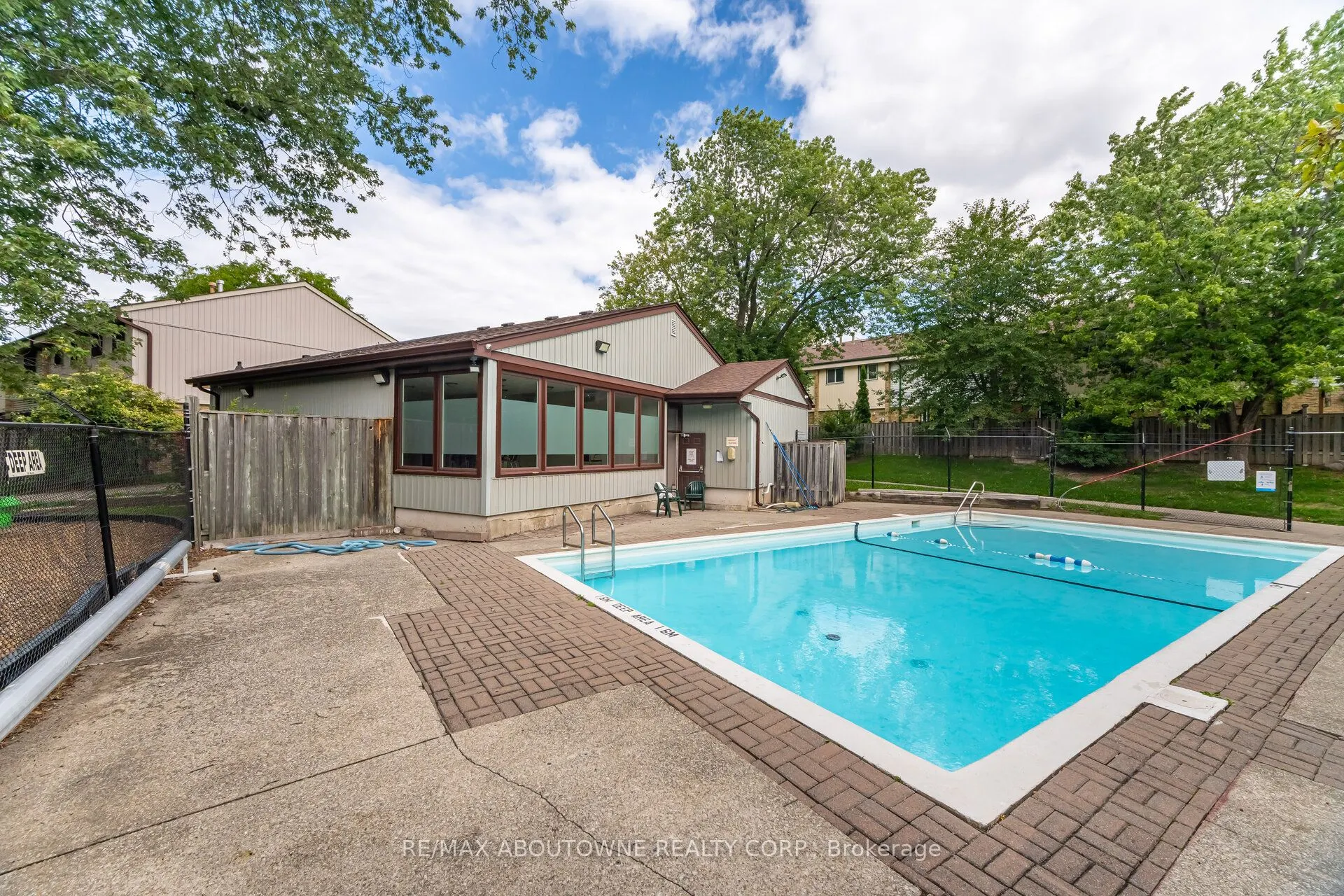 2779 Gananoque Drive, #27
