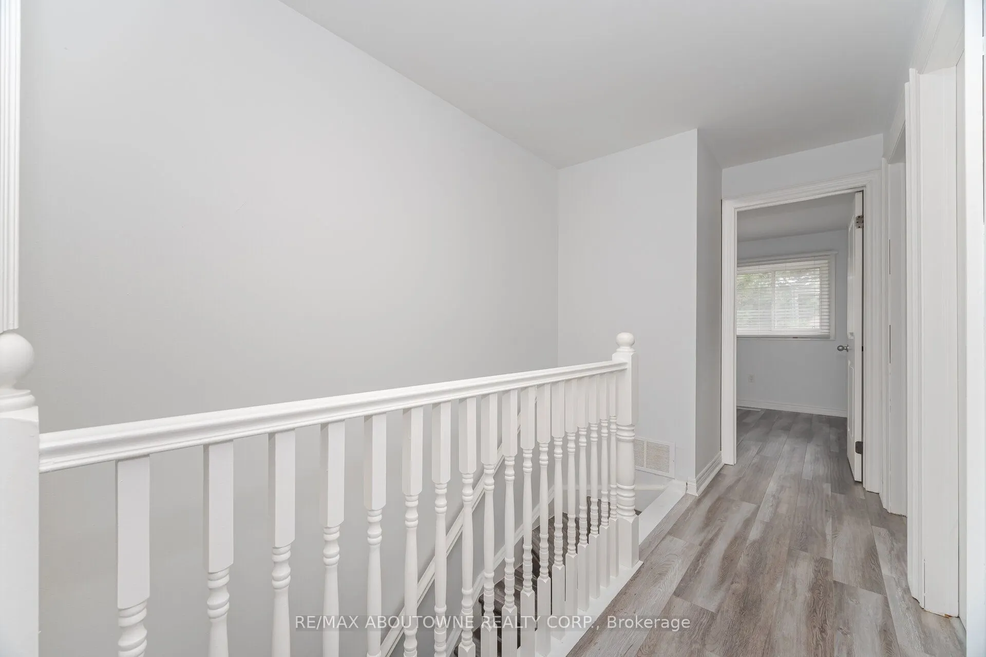 2779 Gananoque Drive, #27