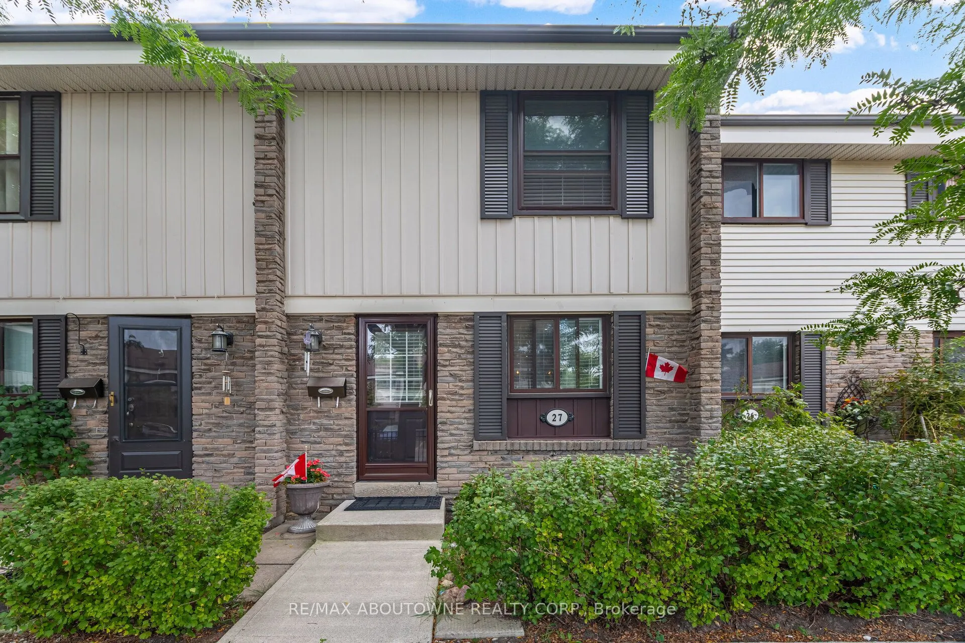 2779 Gananoque Drive, #27