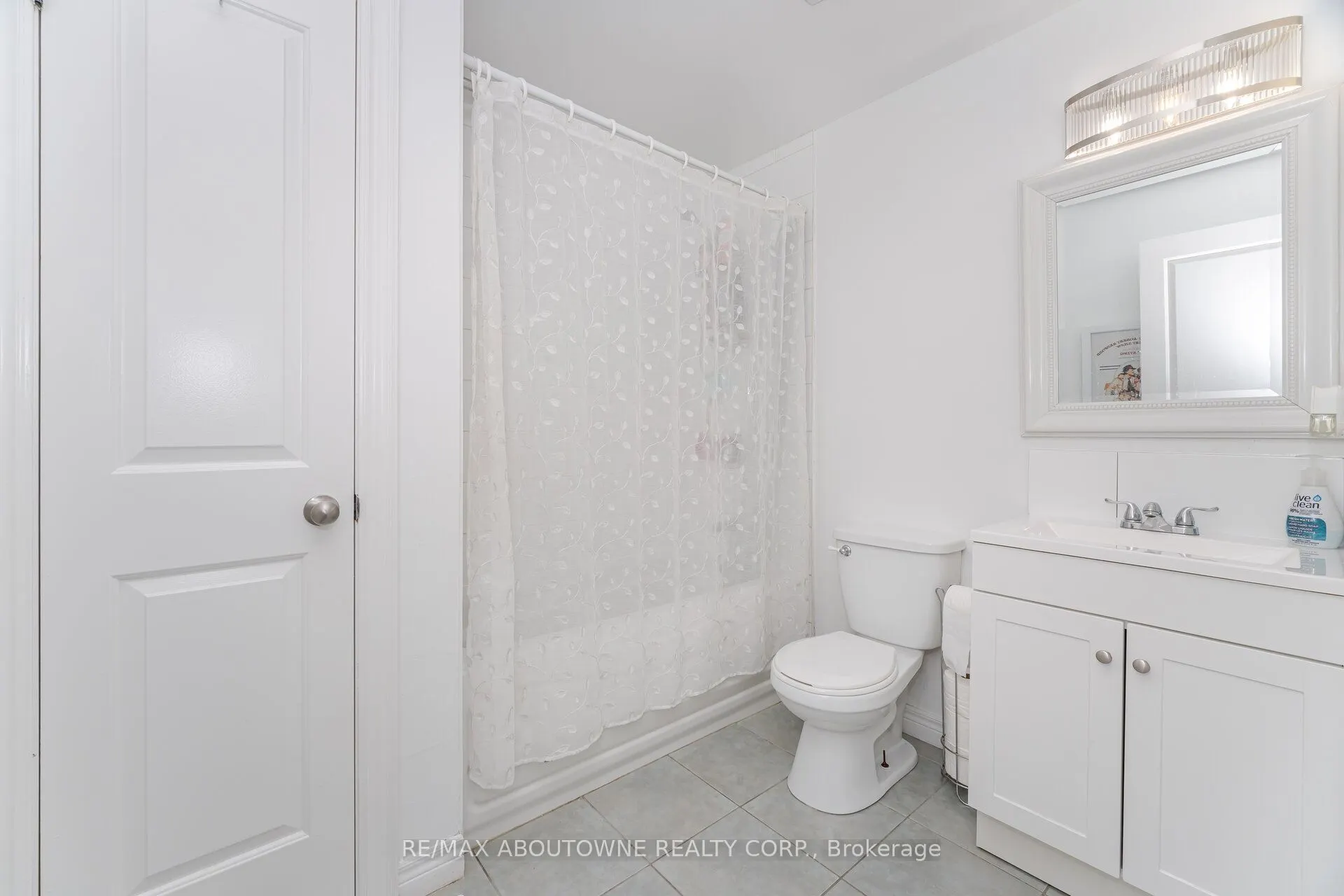 2779 Gananoque Drive, #27