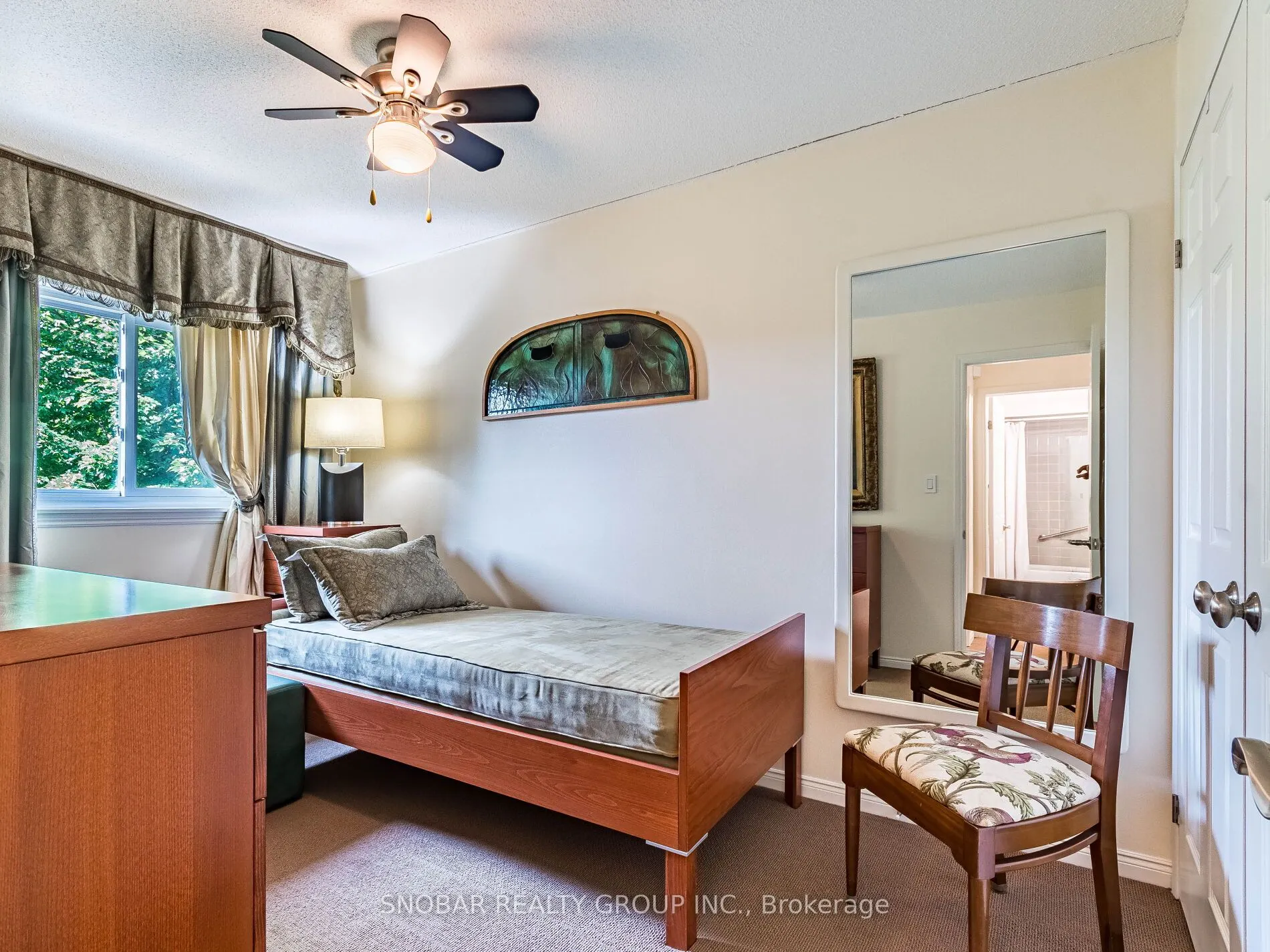 1100 Queen Street W, #2