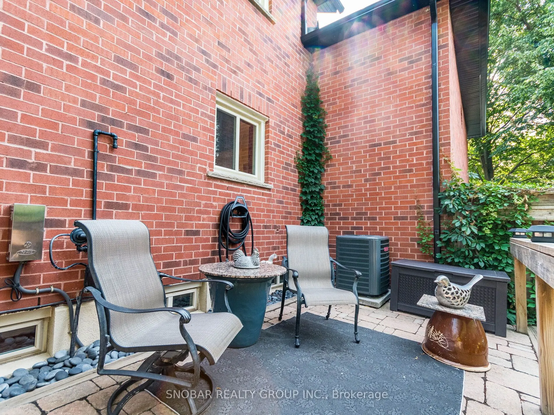 1100 Queen Street W, #2