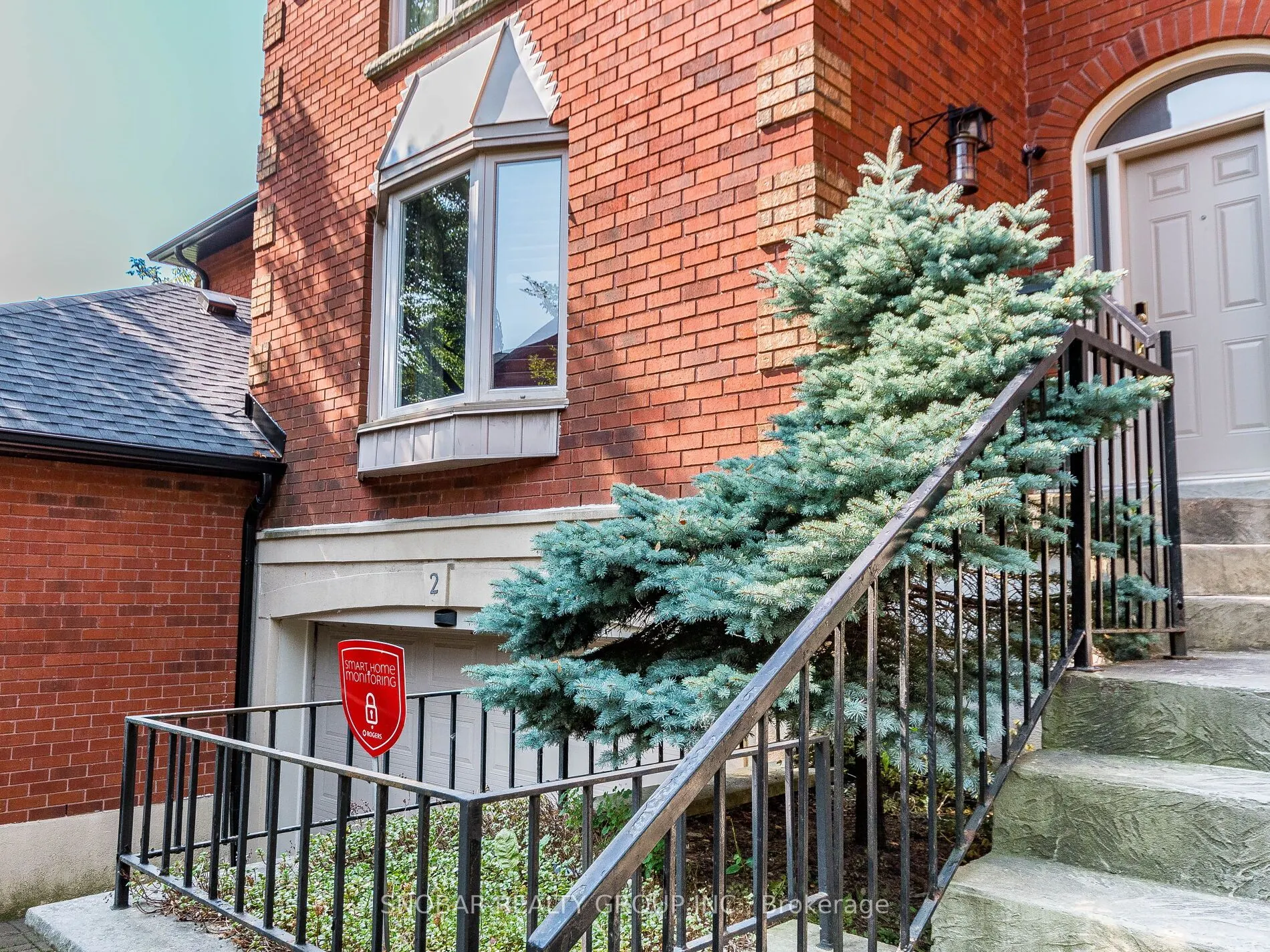 1100 Queen Street W, #2