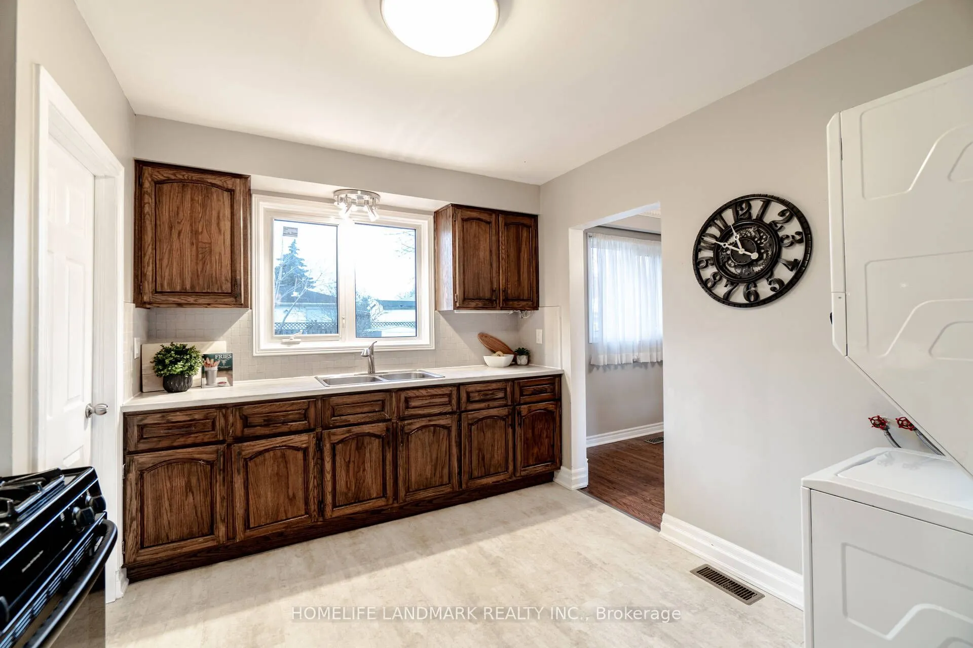 640 Netherton Crescent, #Upper