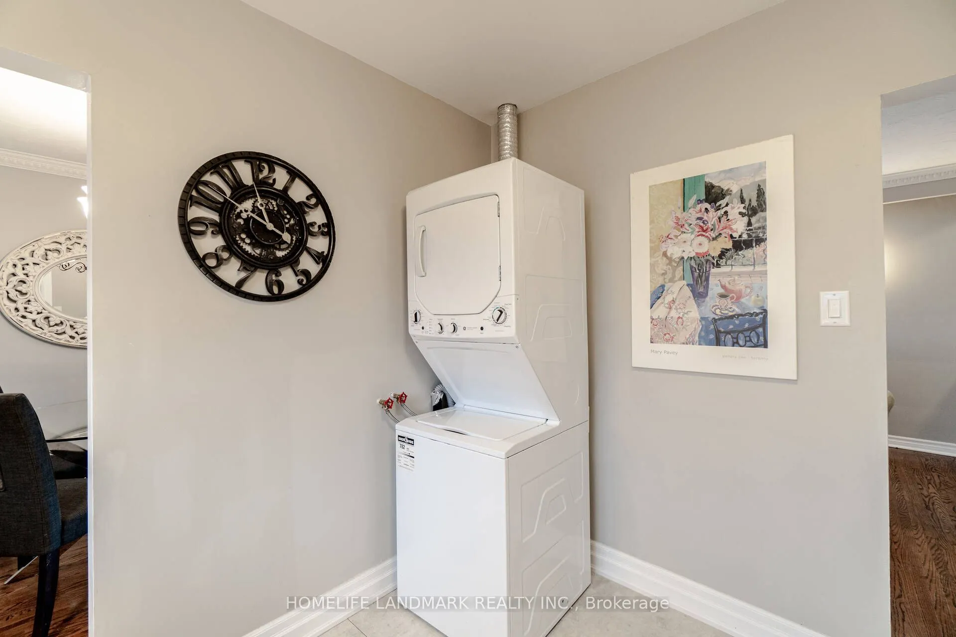 640 Netherton Crescent, #Upper