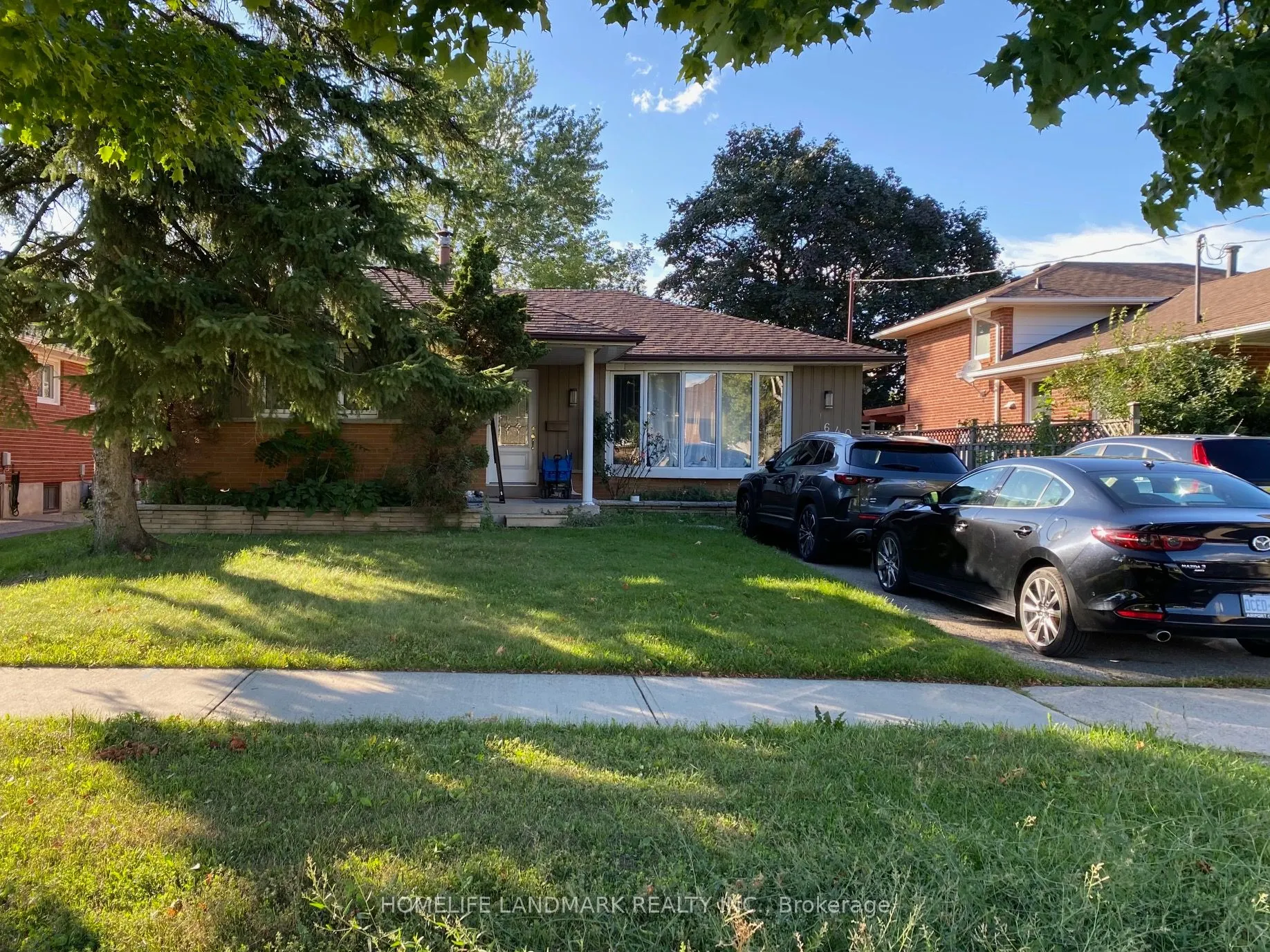 640 Netherton Crescent, #Upper