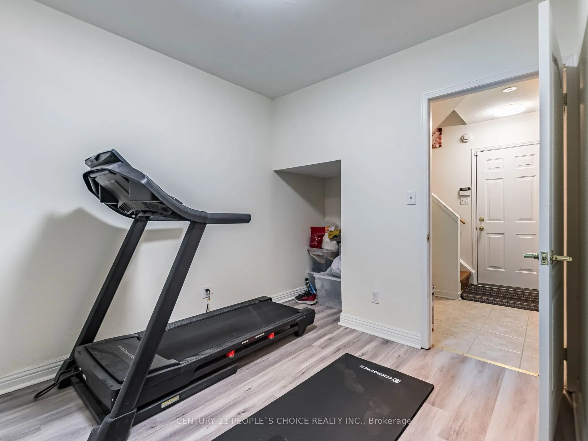435 Hensall Circle, #29