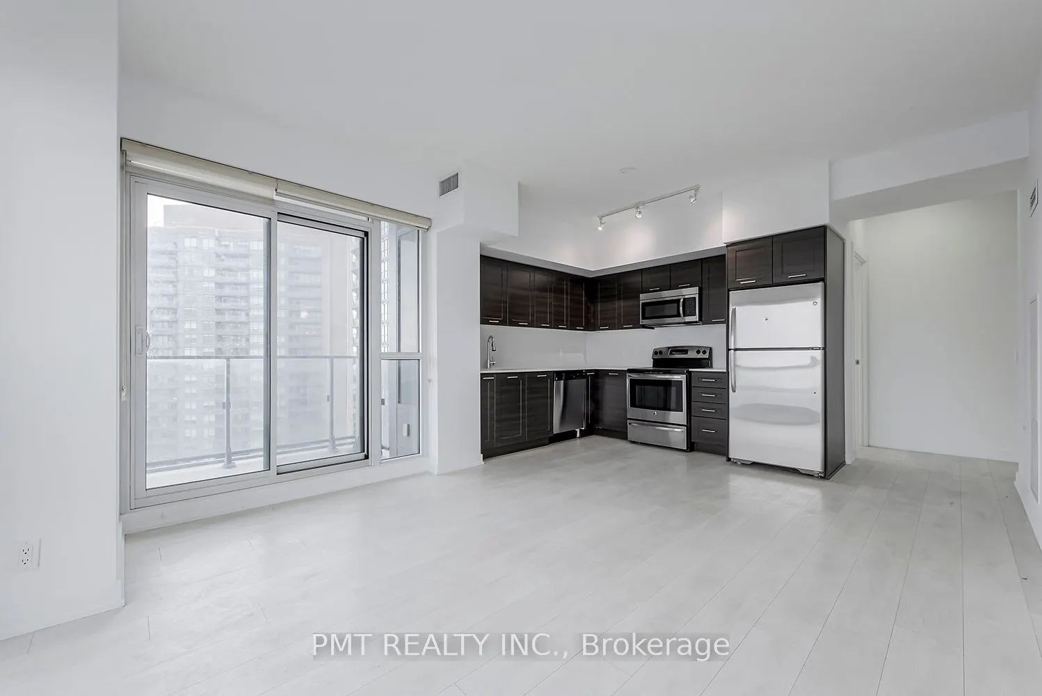 2220 Lake Shore Boulevard W, #3902