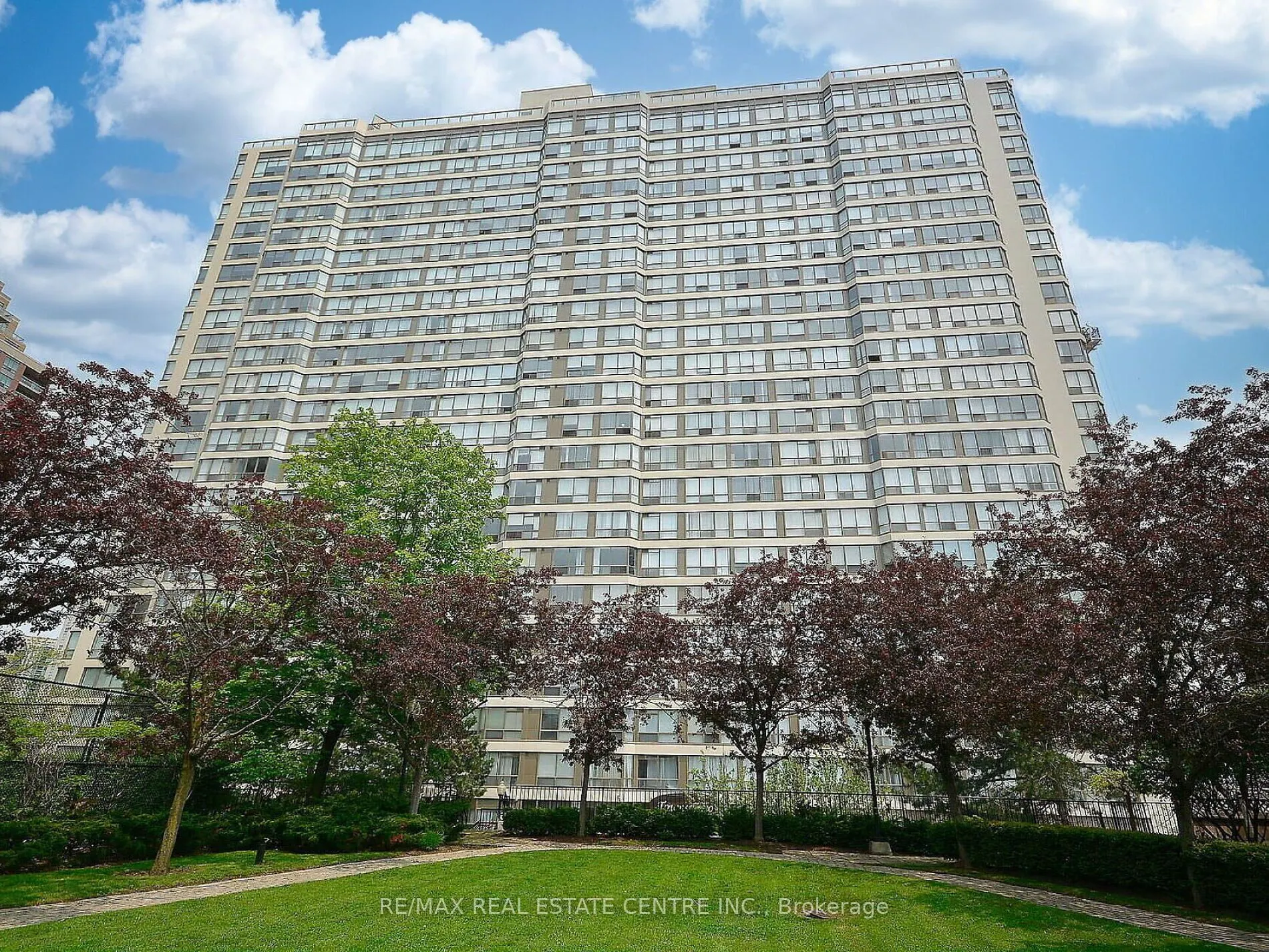 55 Elm Drive W, #1404