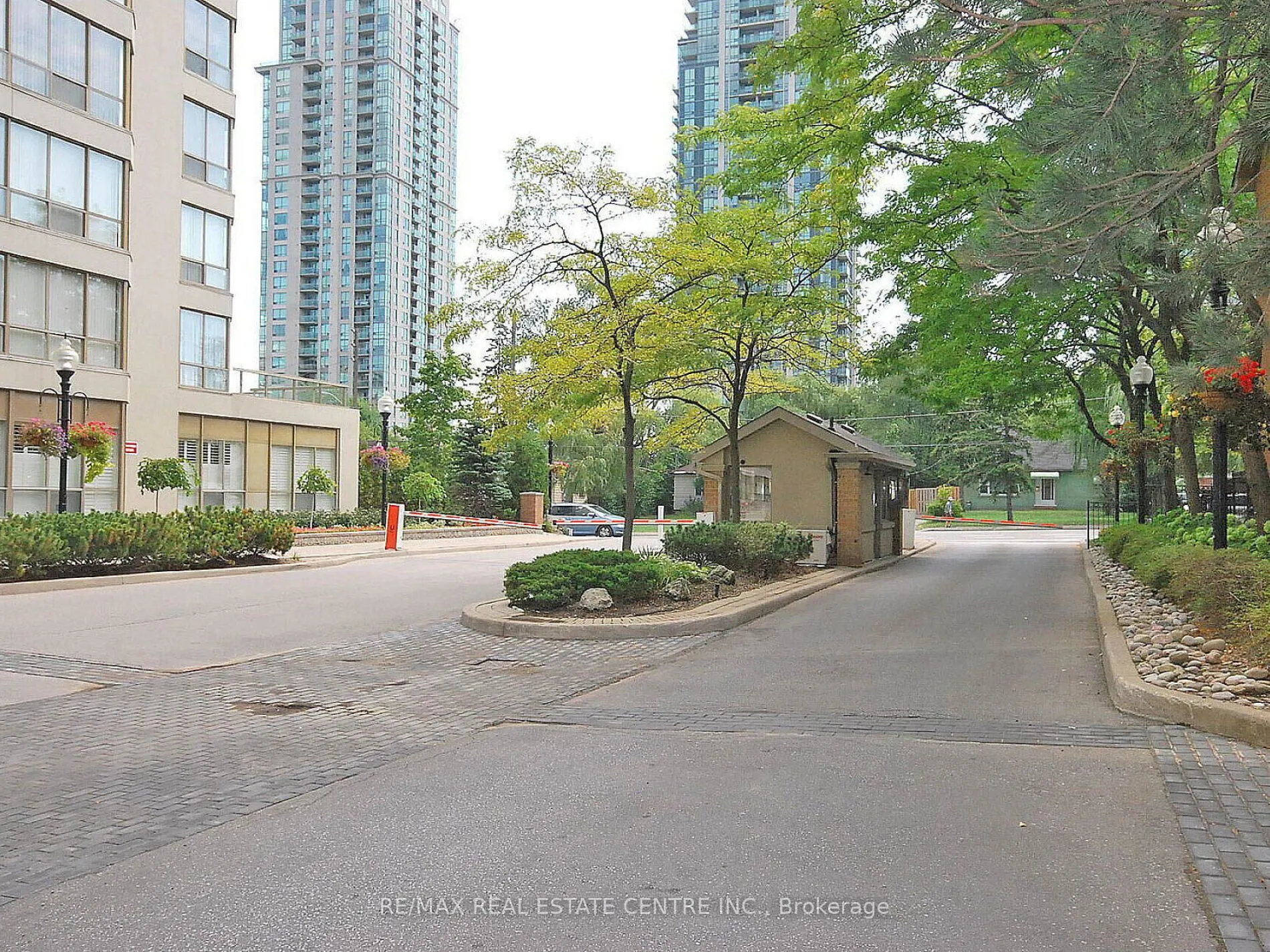 55 Elm Drive W, #1404